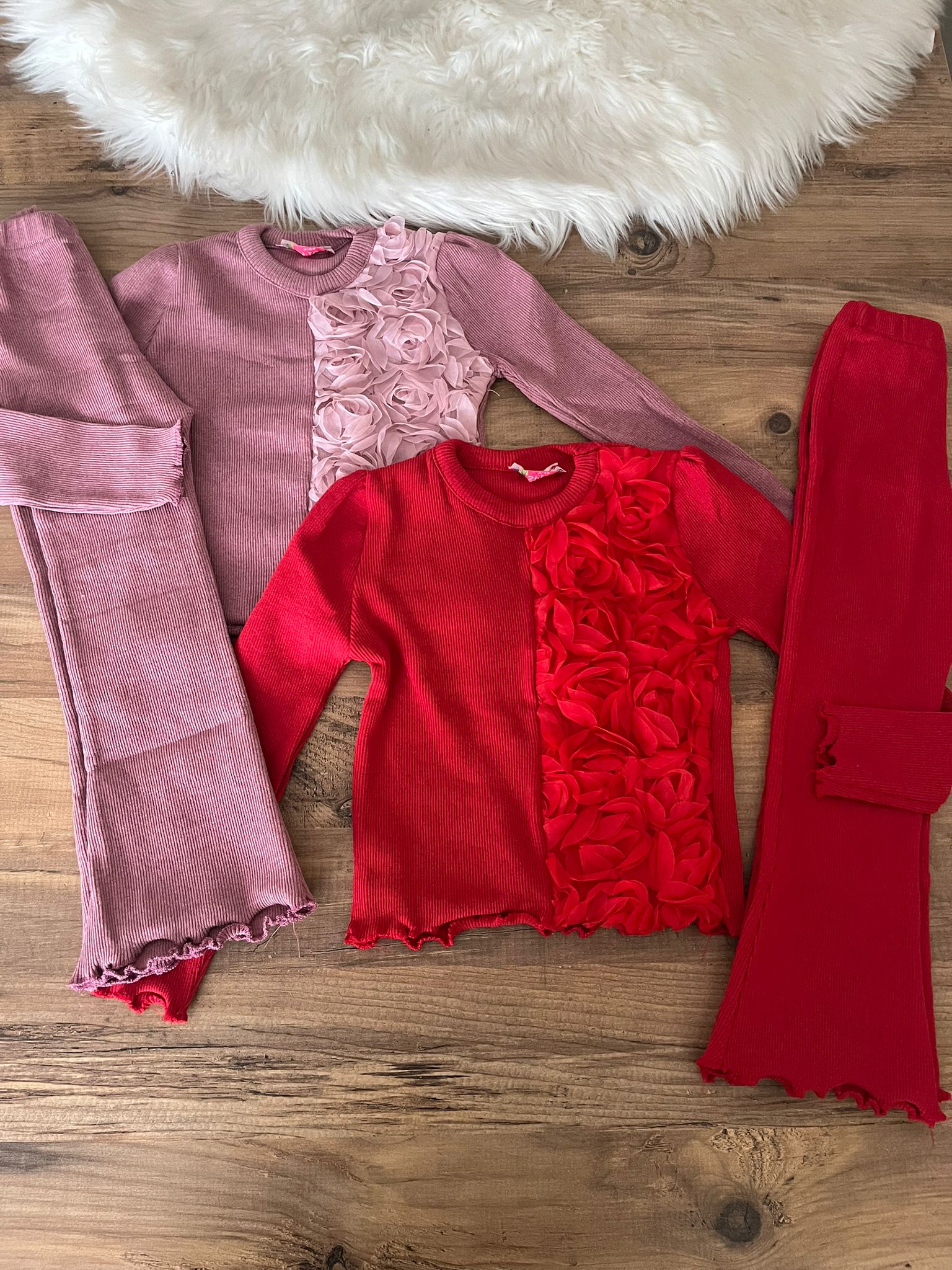 pudra gül detaylı ikili takım