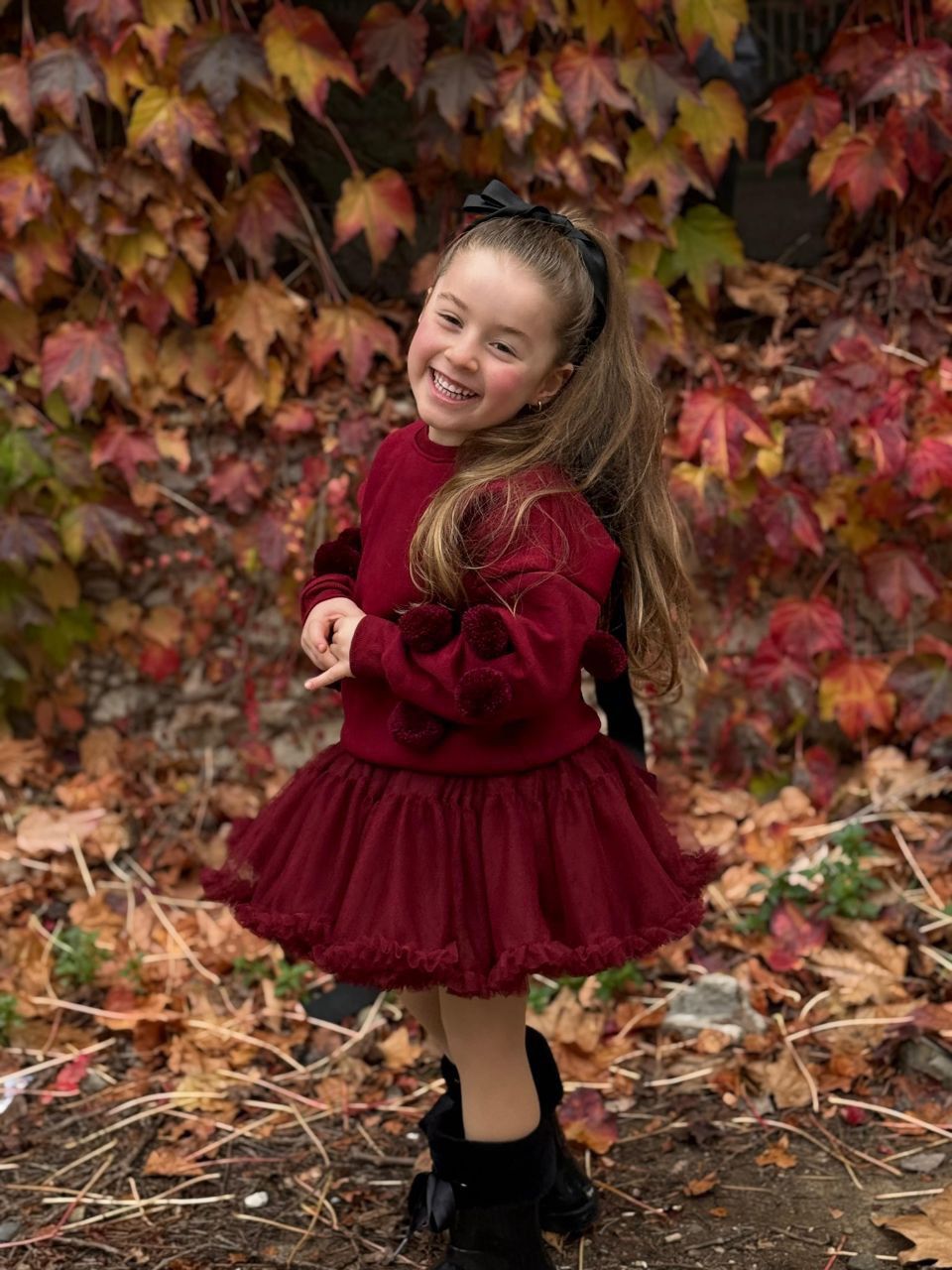 bordo ponpon detaylı etekli takım