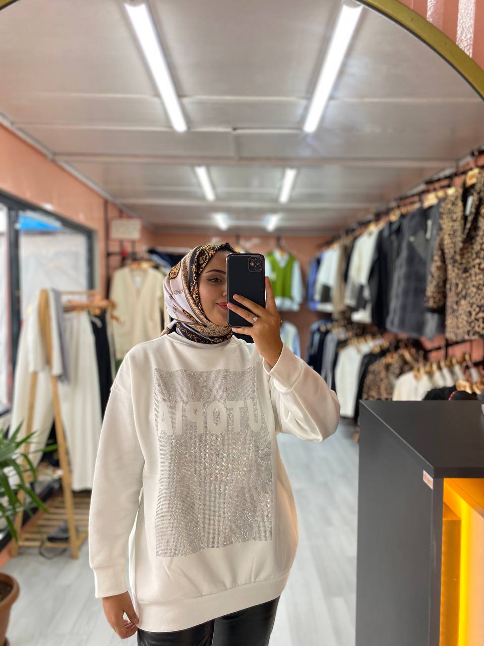 Üç İplik Pullu Sweatshirt Beyaz
