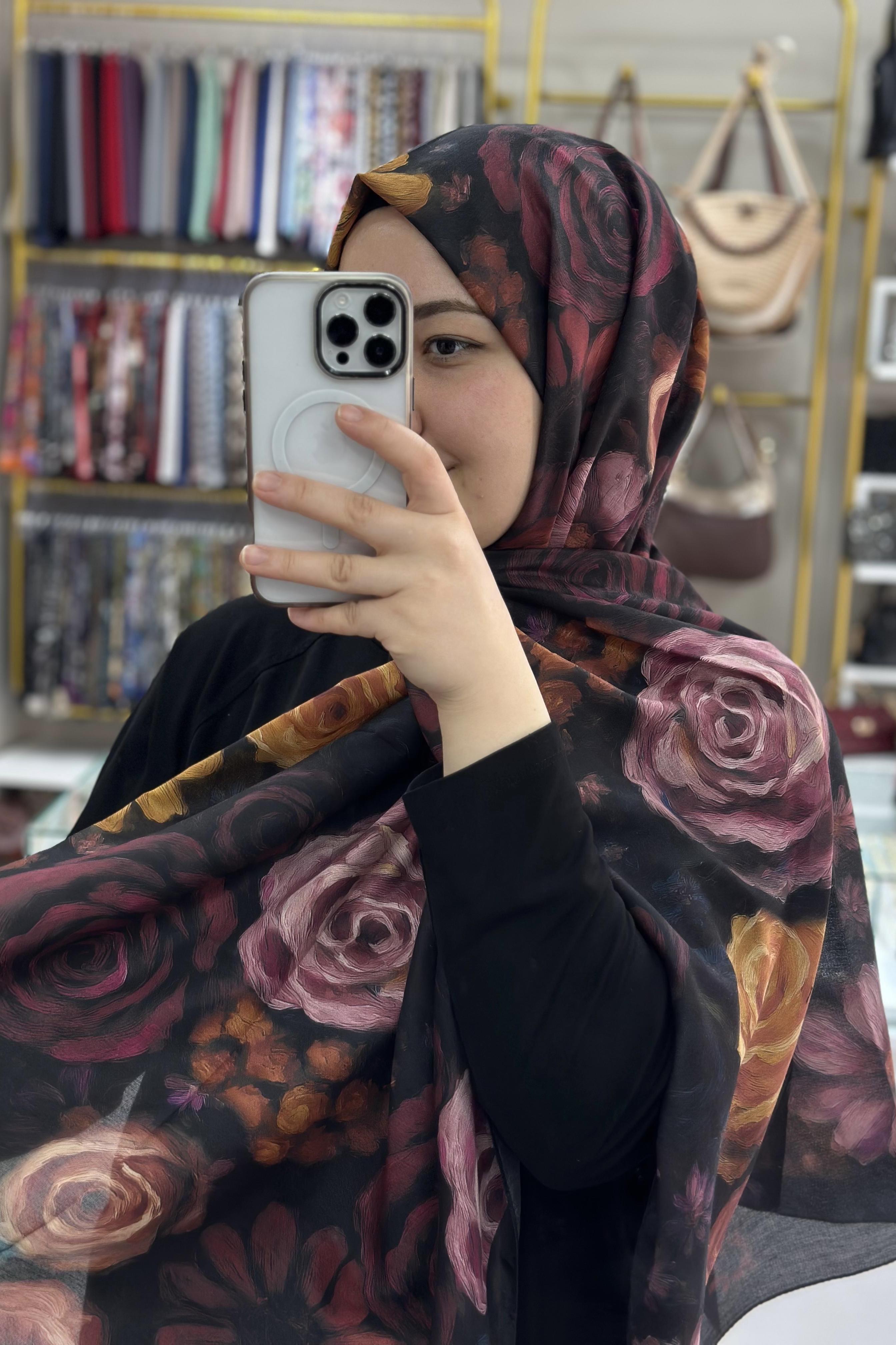 Gül Desenli Siyah Soft Şal