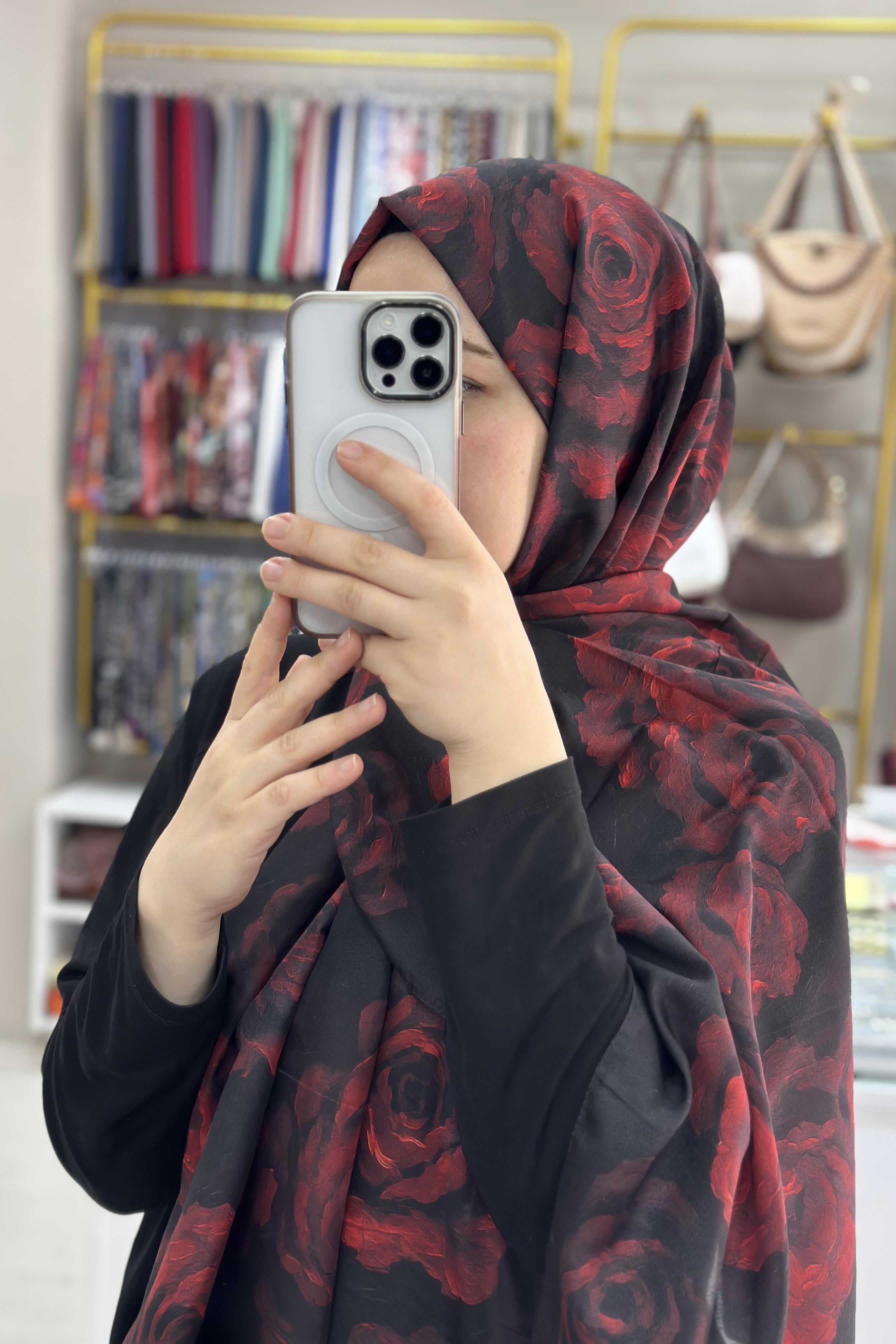 Kırmızı Gül Desenli Soft Şal