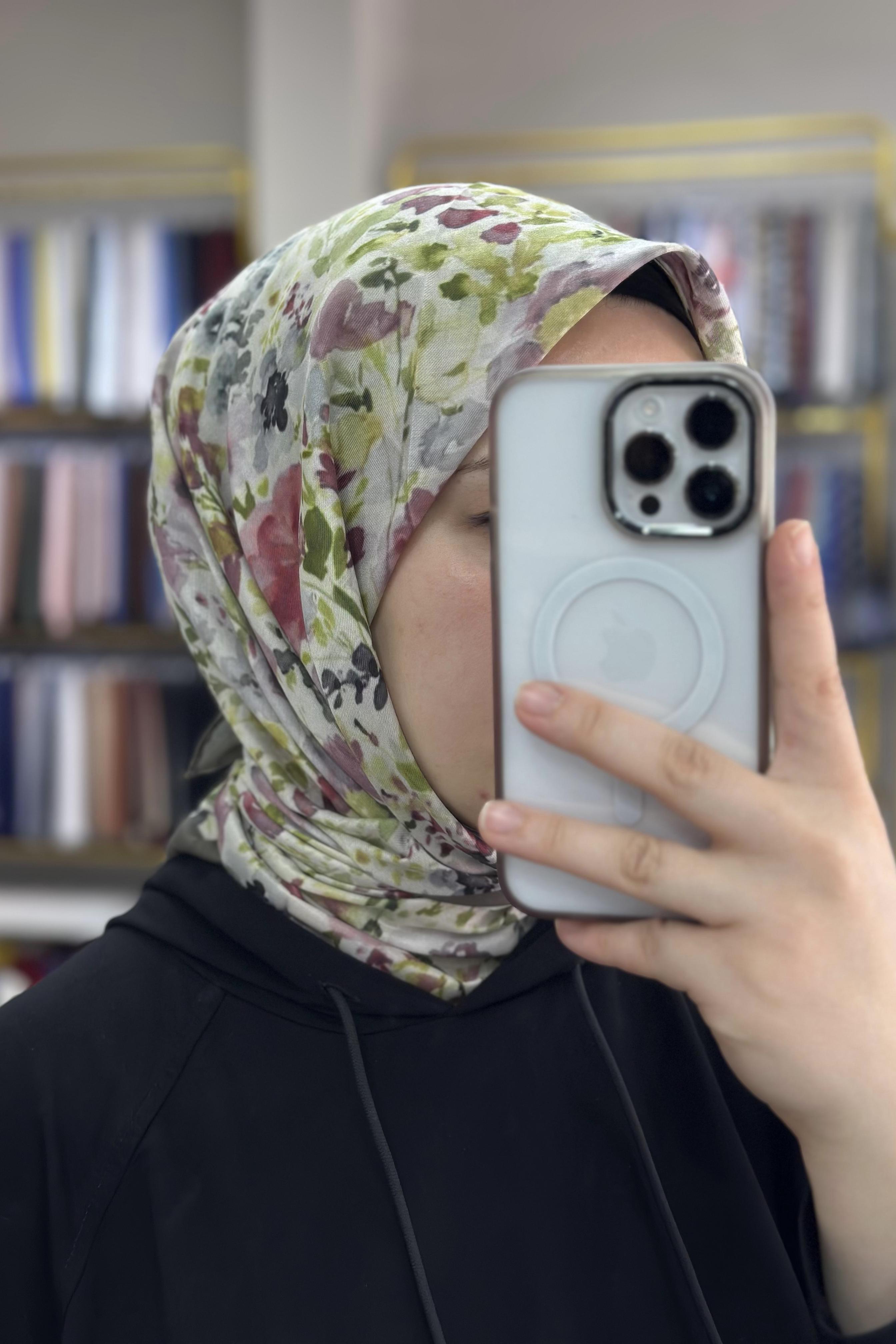 Yeşil Çıtır Çiçek Model Soft Eşarp