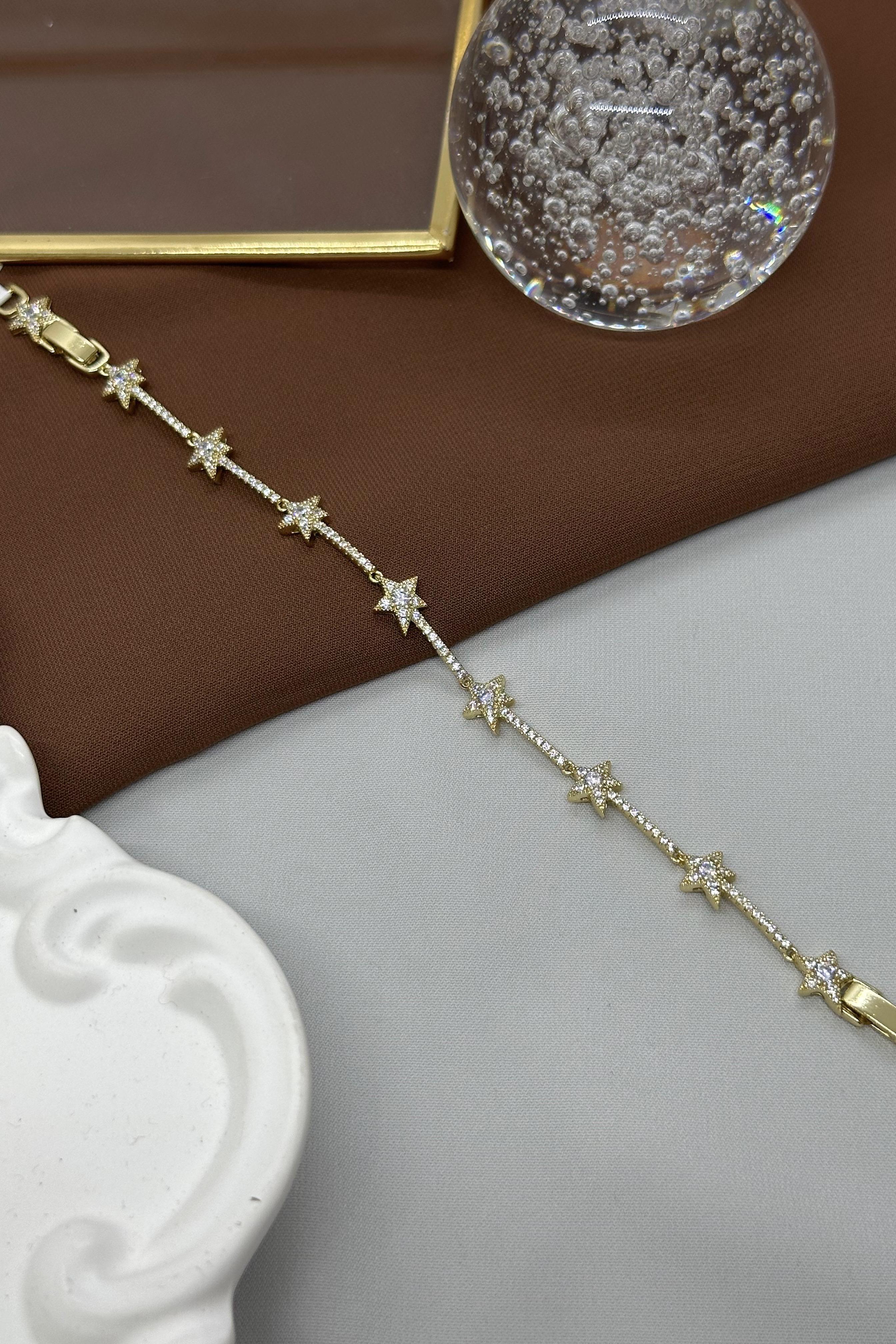 Yıldız Model Taşlı Gold Vıp Bileklik