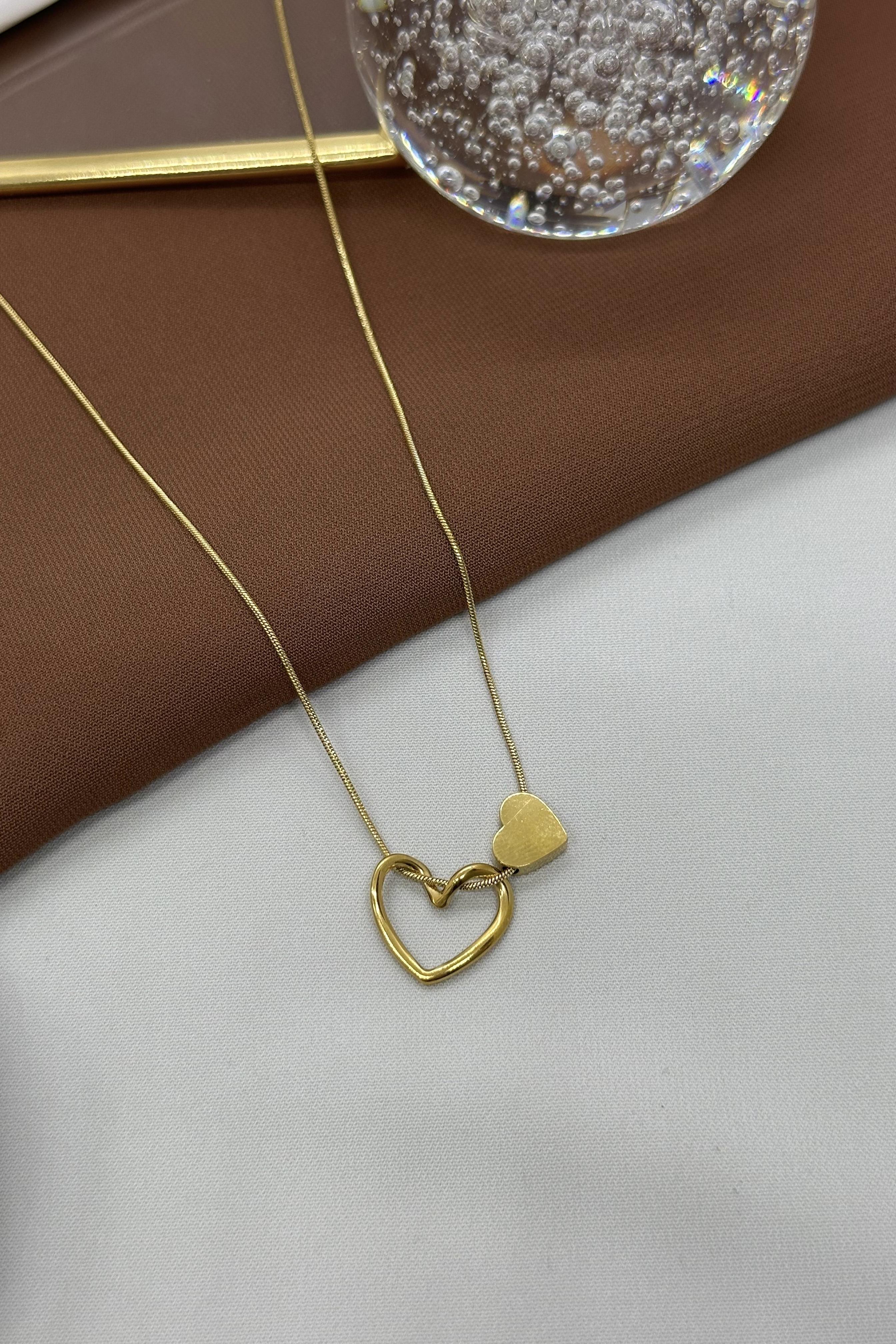 Kalp Model Gold Çelik Kolye