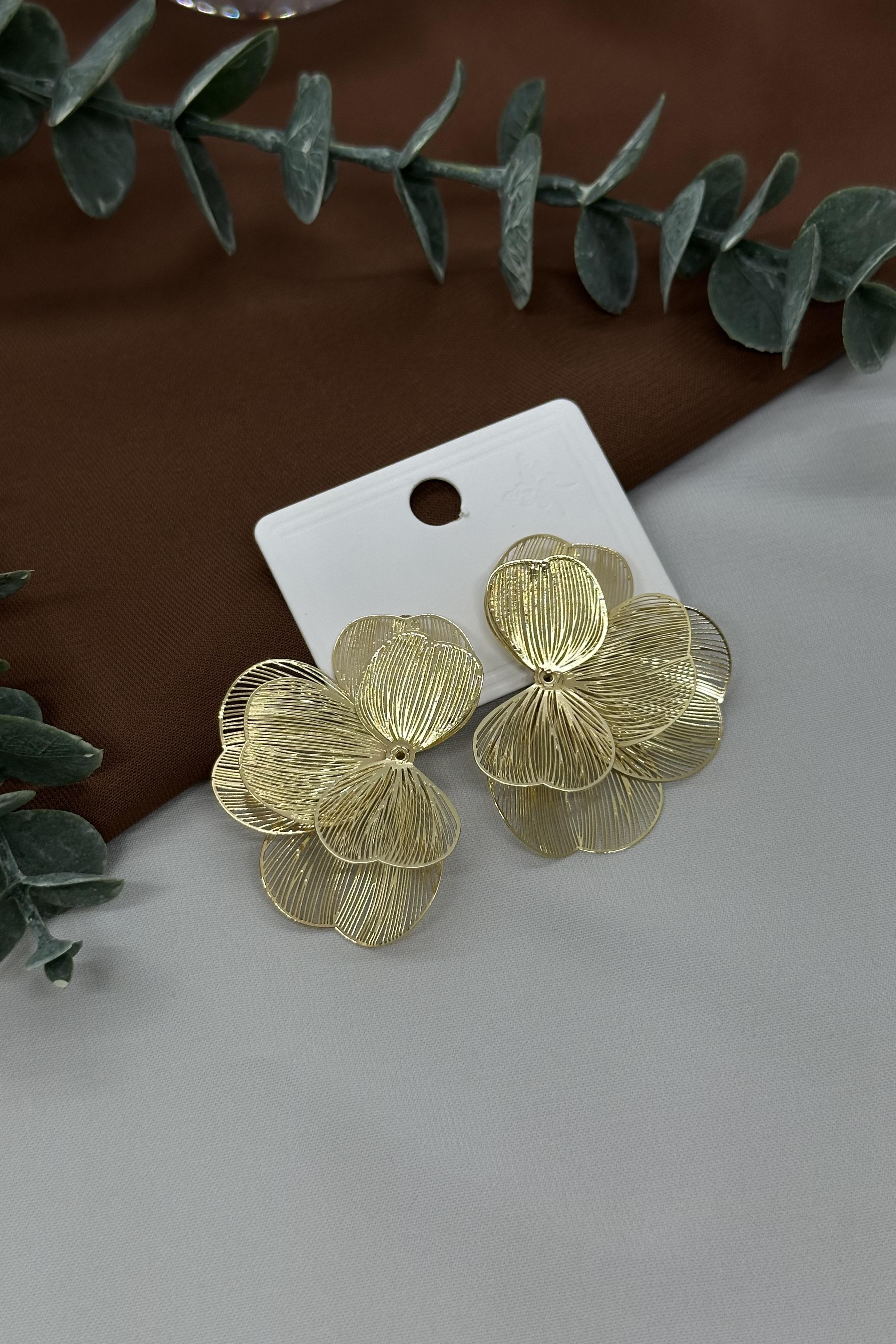 Gold Çiçekli Küpe