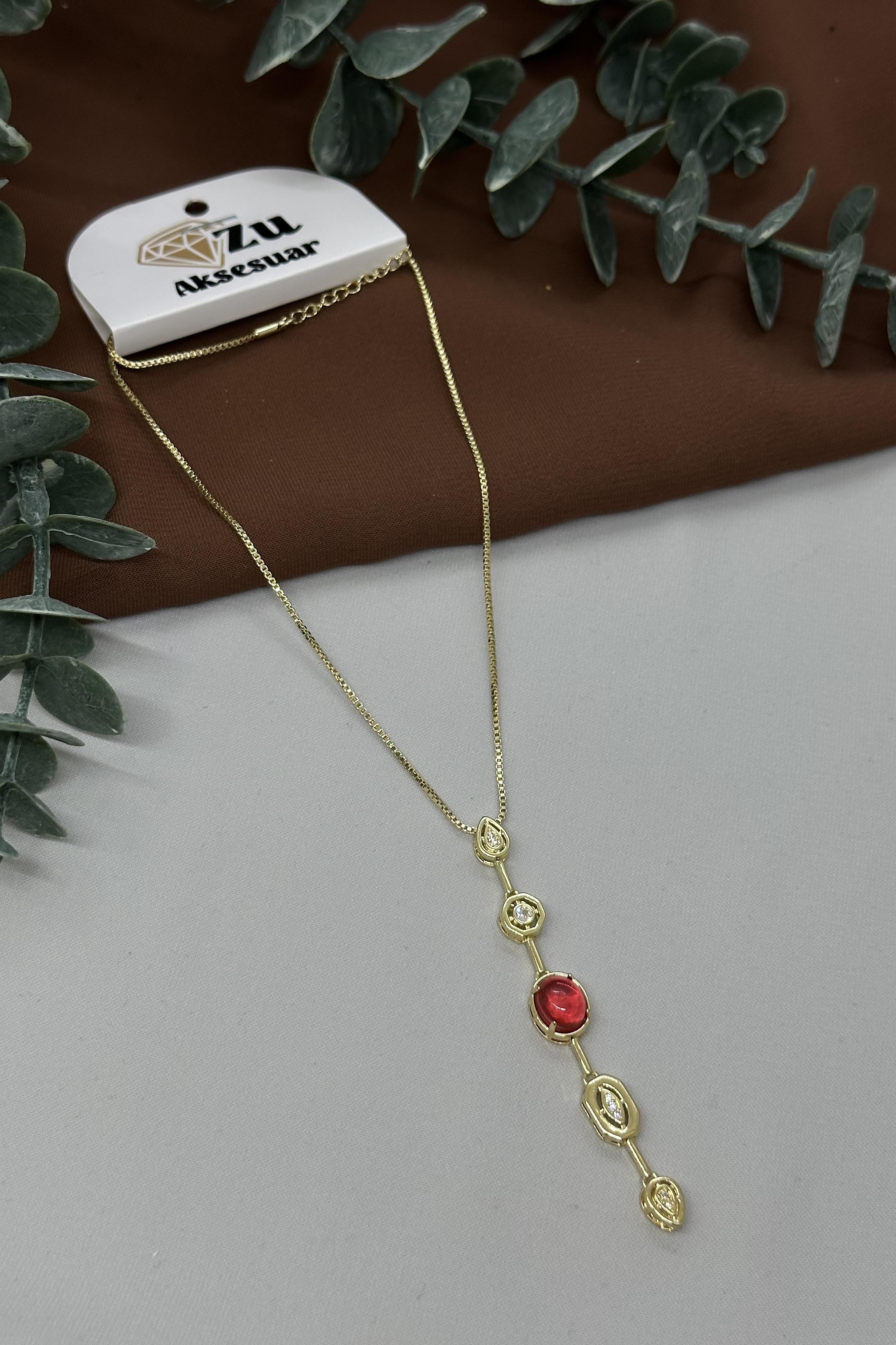 Kırmızı Taşlı Gold Çelik Y Kolye