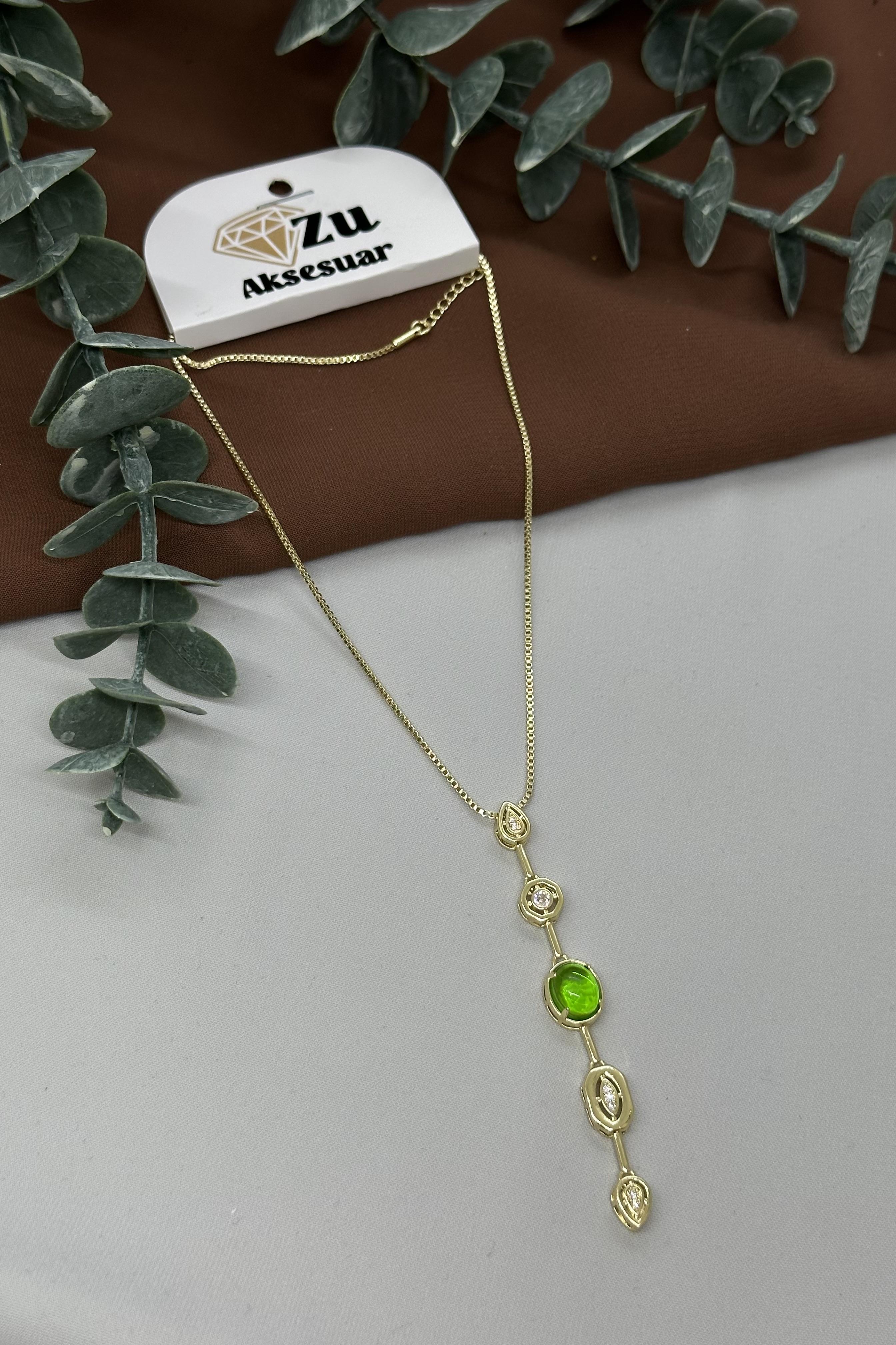Yeşil Taşlı Gold Çelik Y Kolye