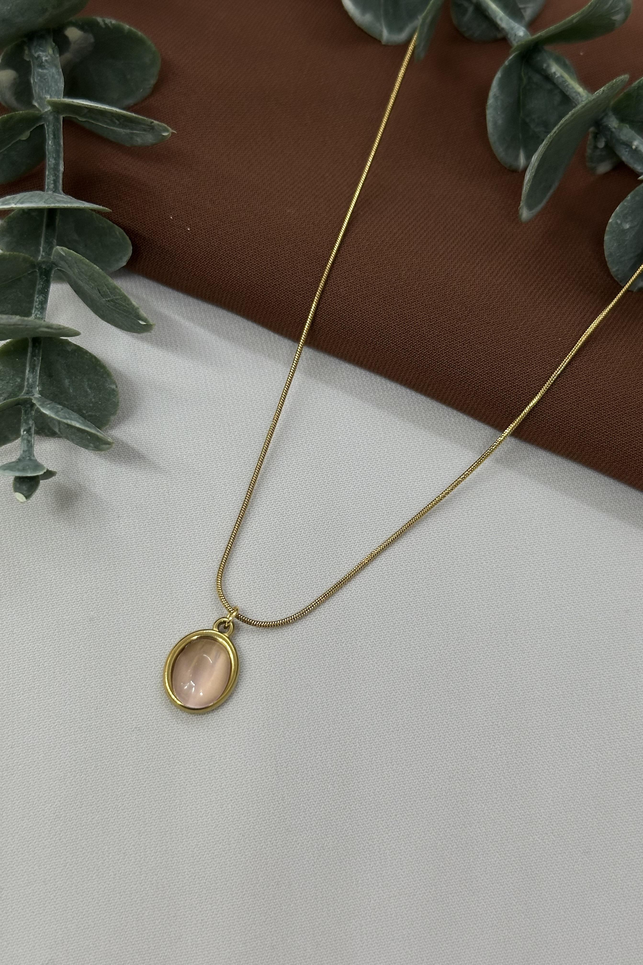 Pembe Taşlı Gold Çelik Kolye