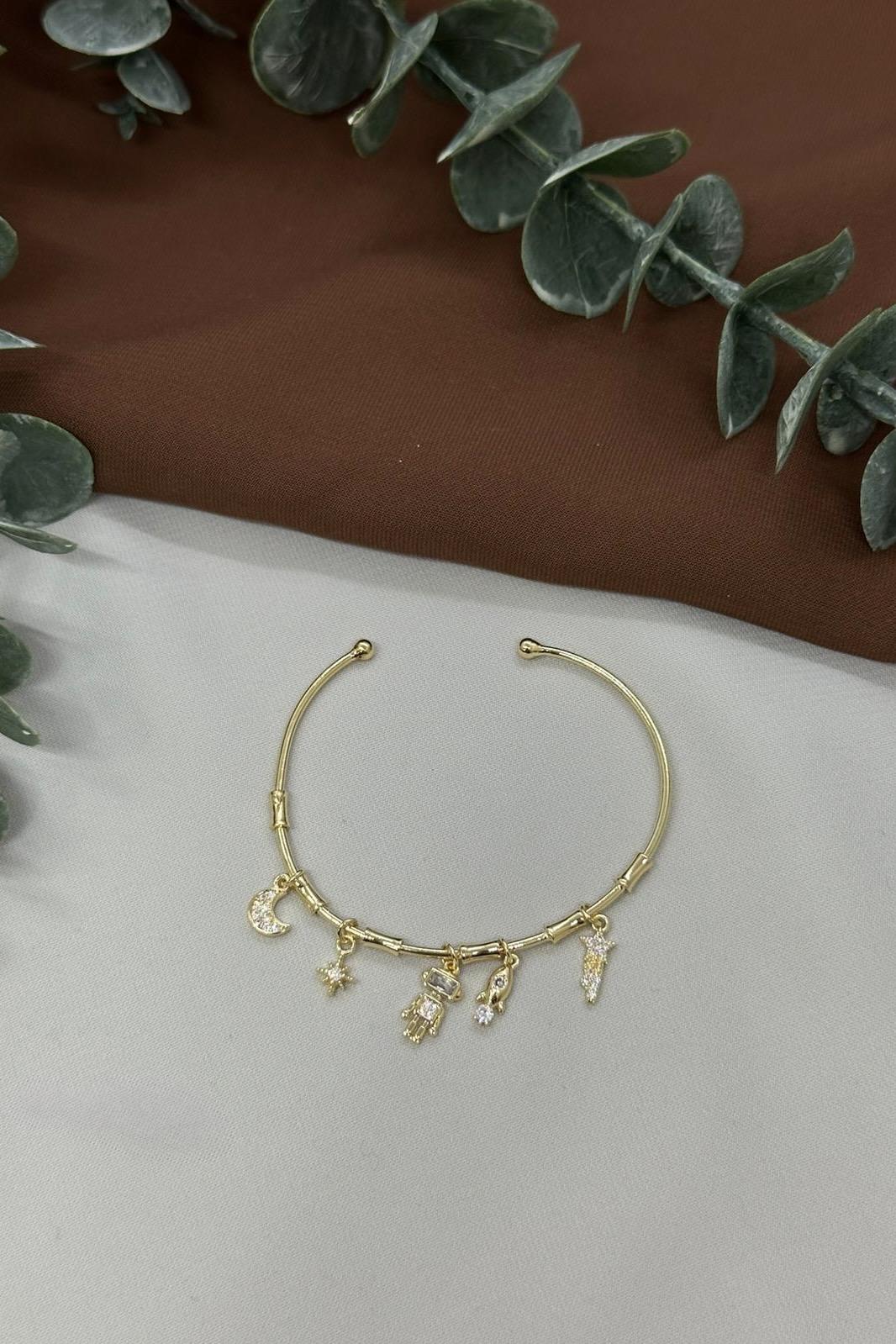 Figürlü Gold Çelik Kelepçe Bileklik