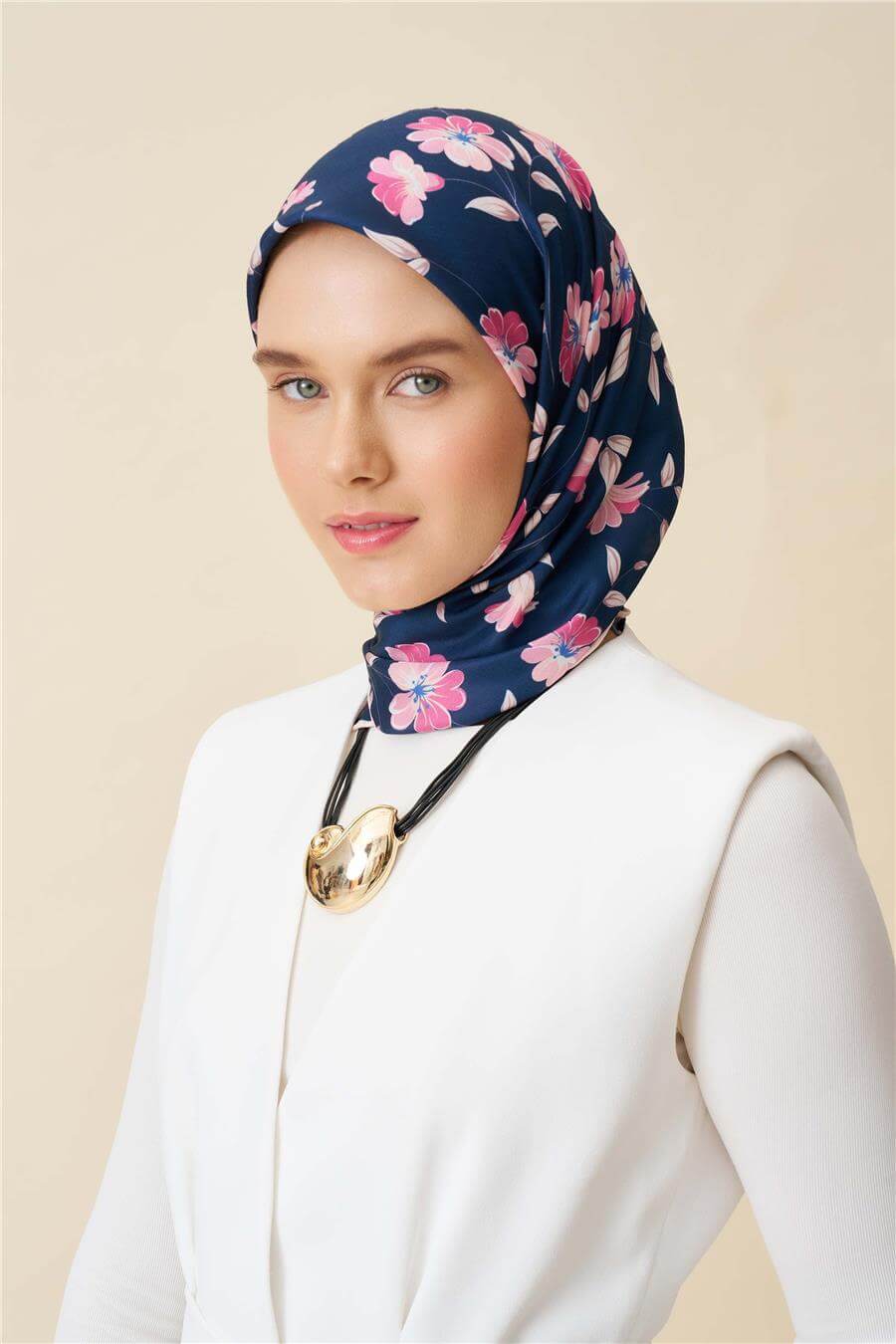 İpekhan Lacivert Çiçekli Soft Eşarp