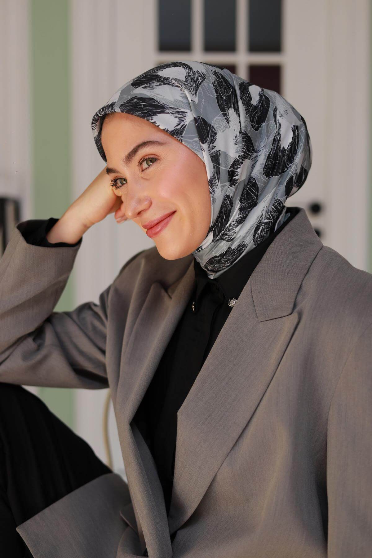 İpekhan Gri-Siyah Soft Eşarp
