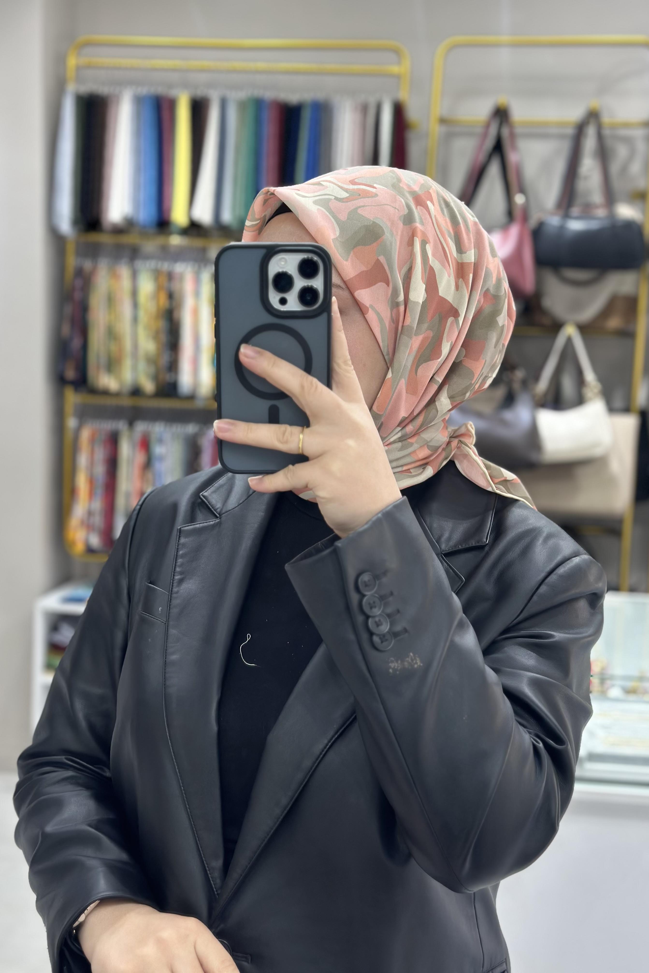 İpekhan Boya Desen Yavruağzı Soft Eşarp