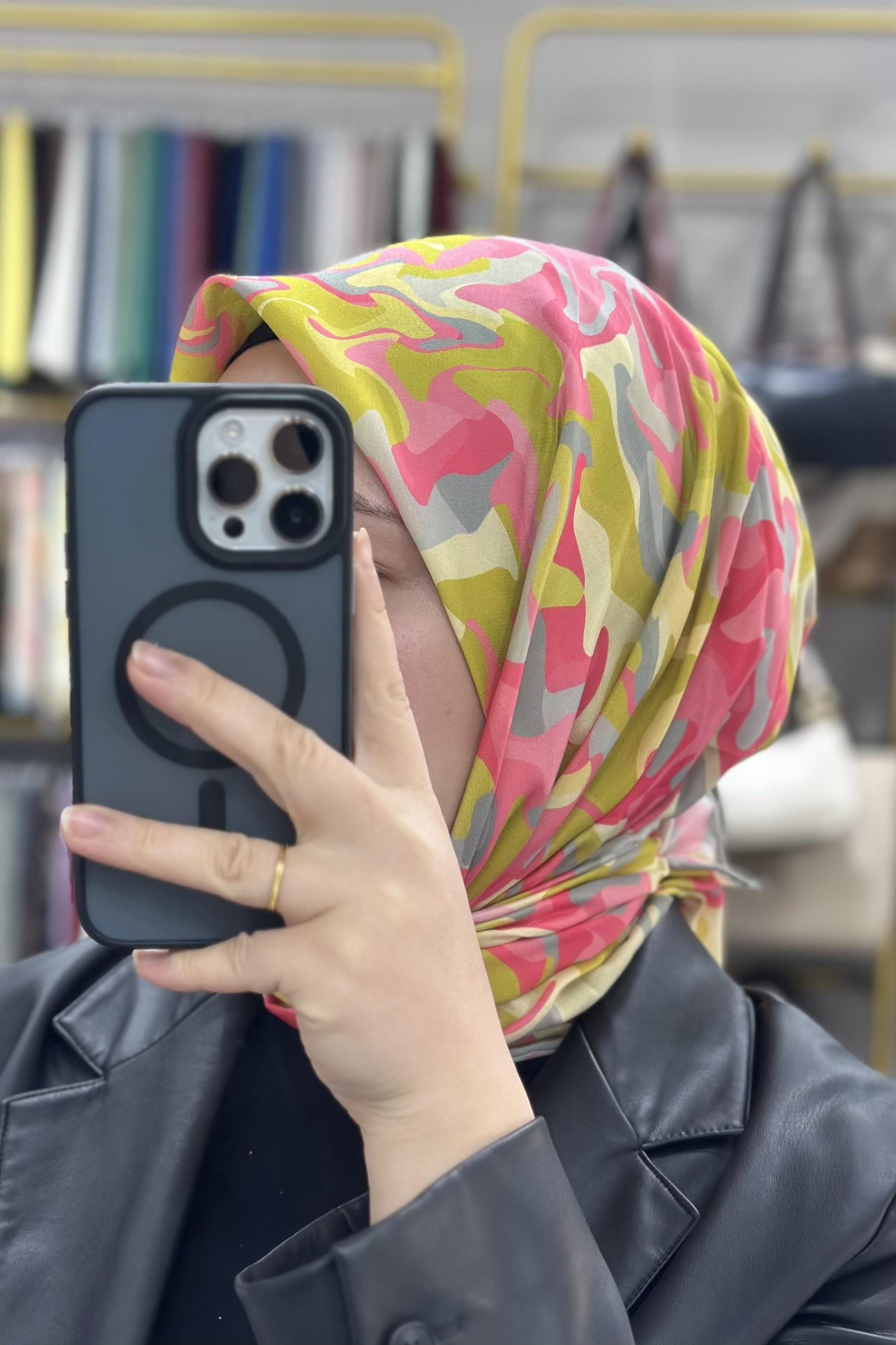 İpekhan Boya Desen Pembe Soft Eşarp