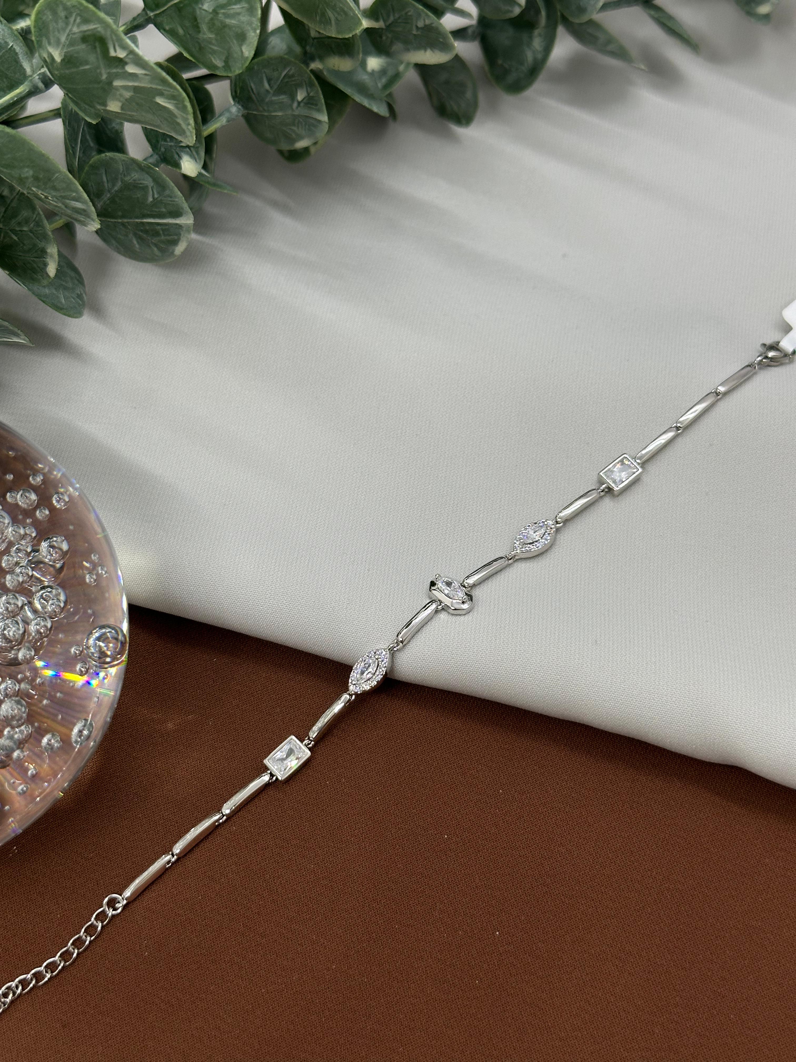 Taşlı Sıra Gold Vıp Bileklik