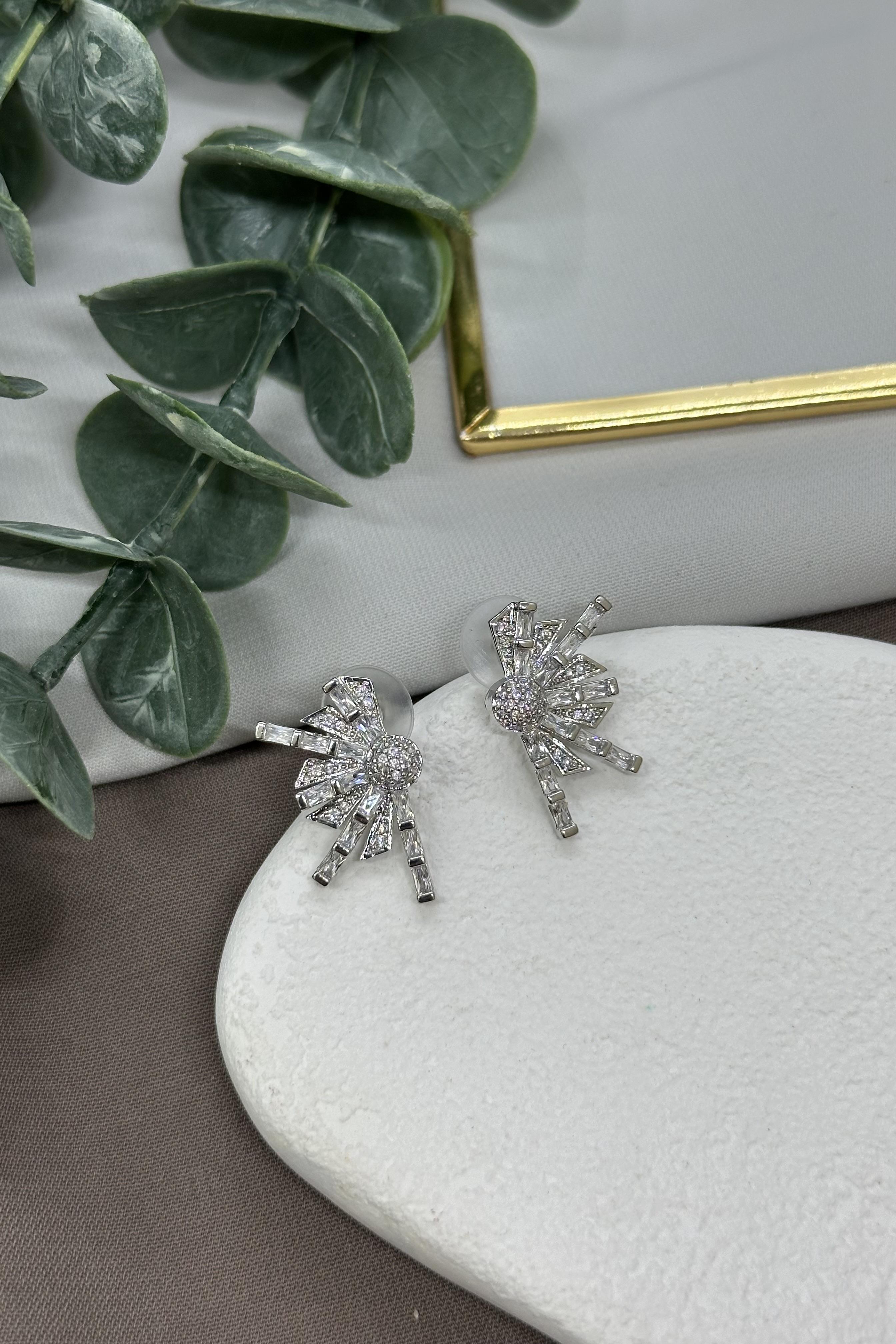 Taşlı Özel Tasarım Vıp Sılver Küpe