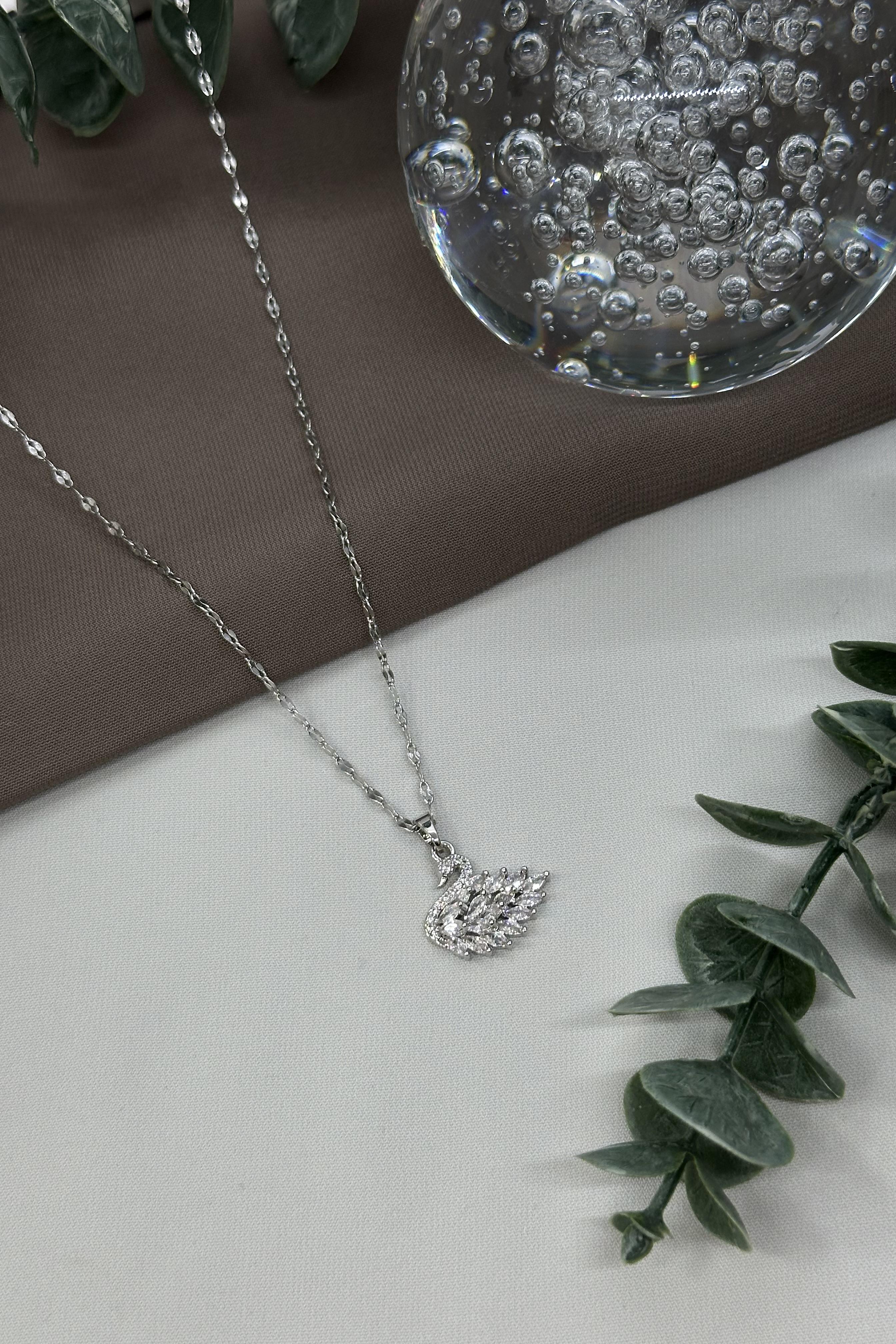 Kuğu Model Sılver Çelik Kolye