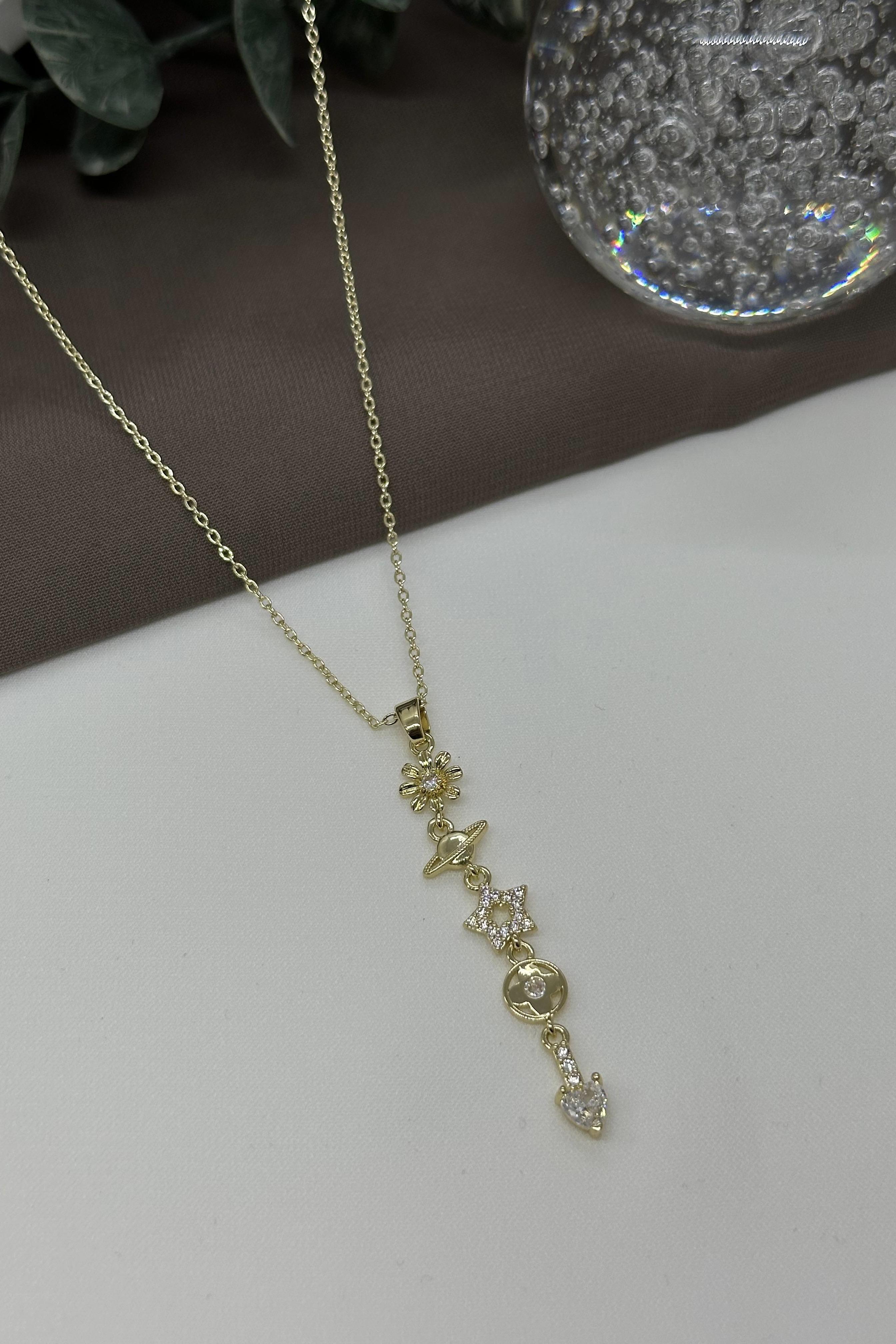 Figürlü Gold Sallantılı Çelik Kolye