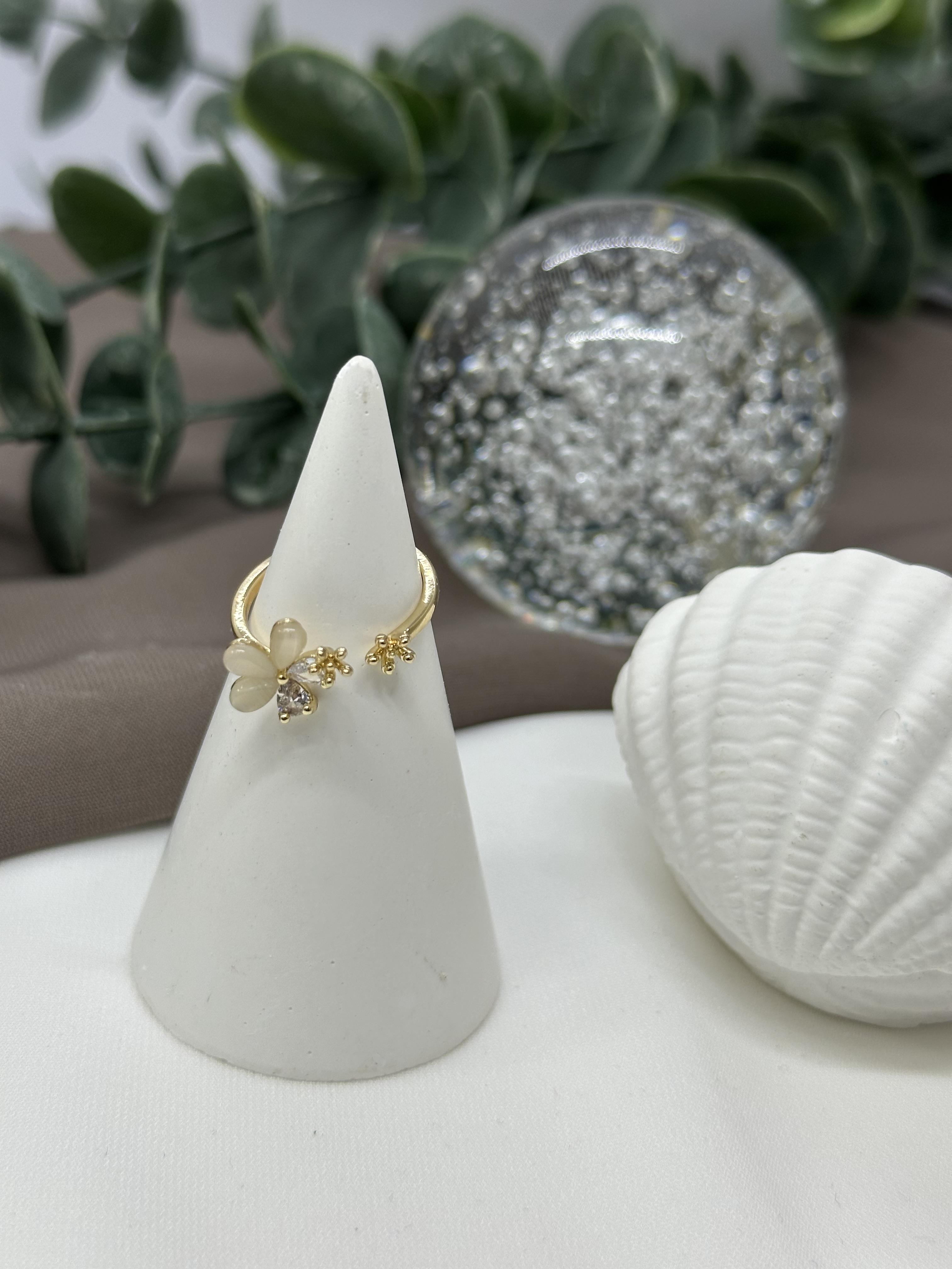 Çiçekli Gold Vıp Yüzük