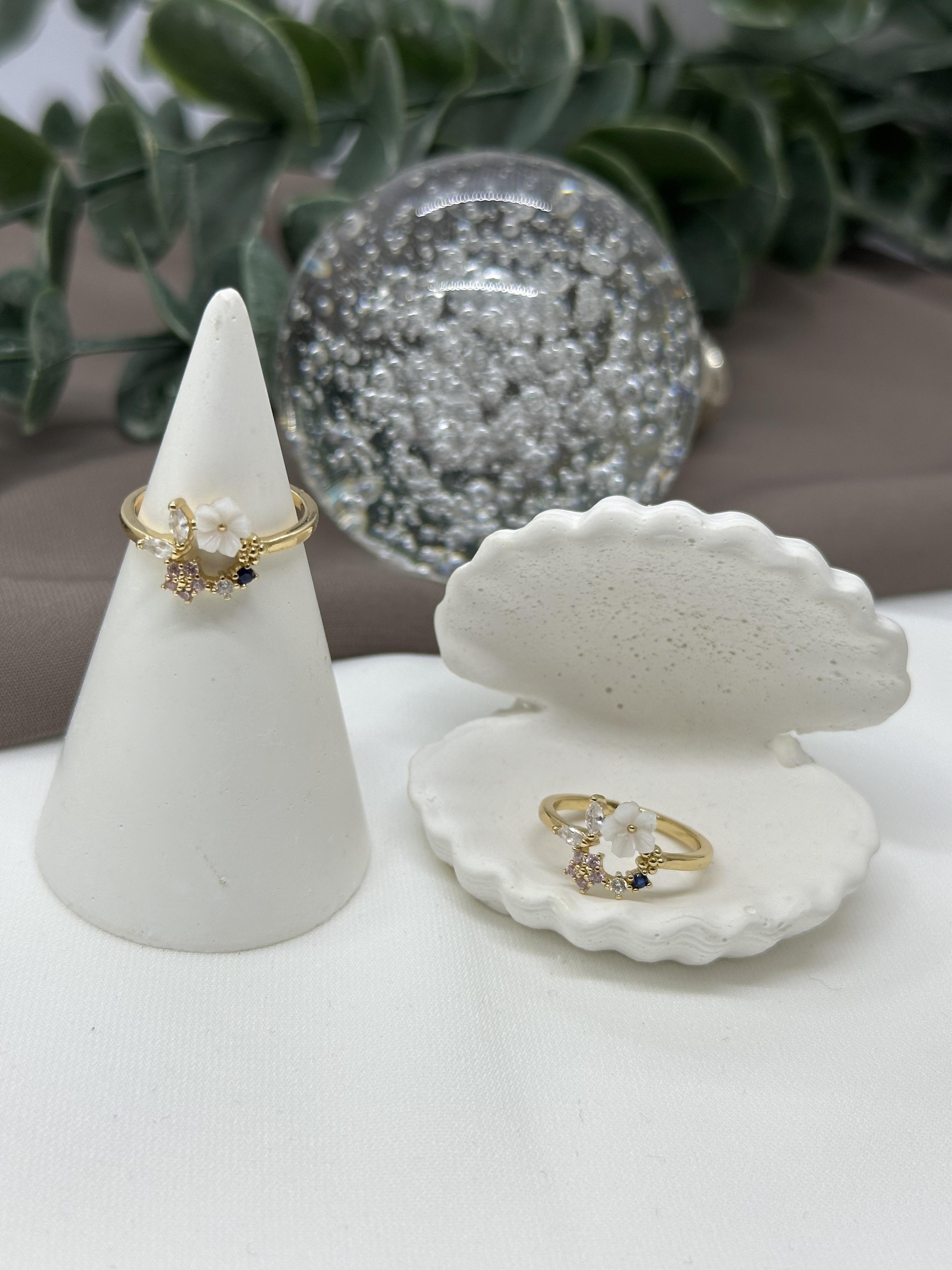 Çiçekli Gold Vıp Yüzük