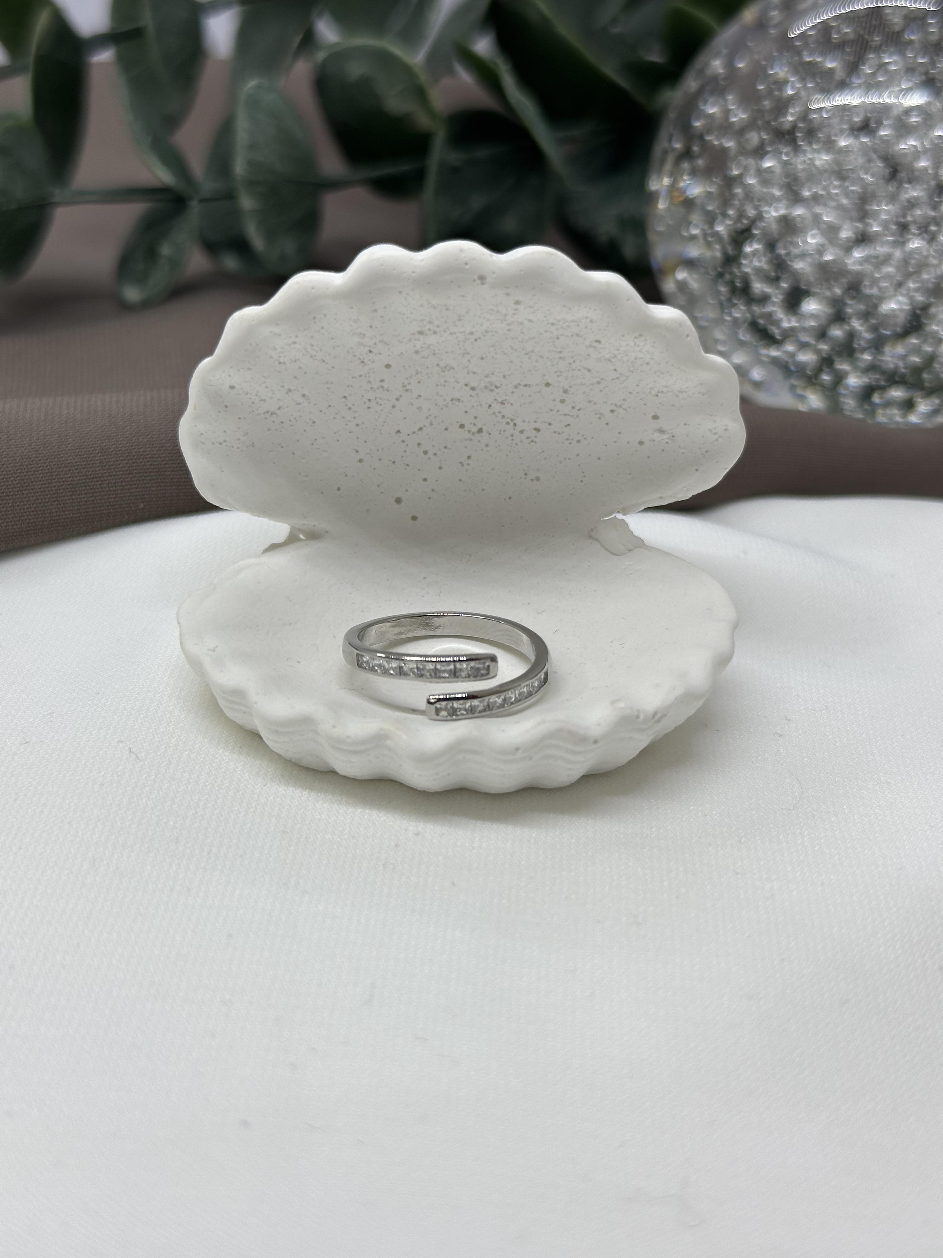 Sarmal Taşlı Sılver Vıp Yüzük