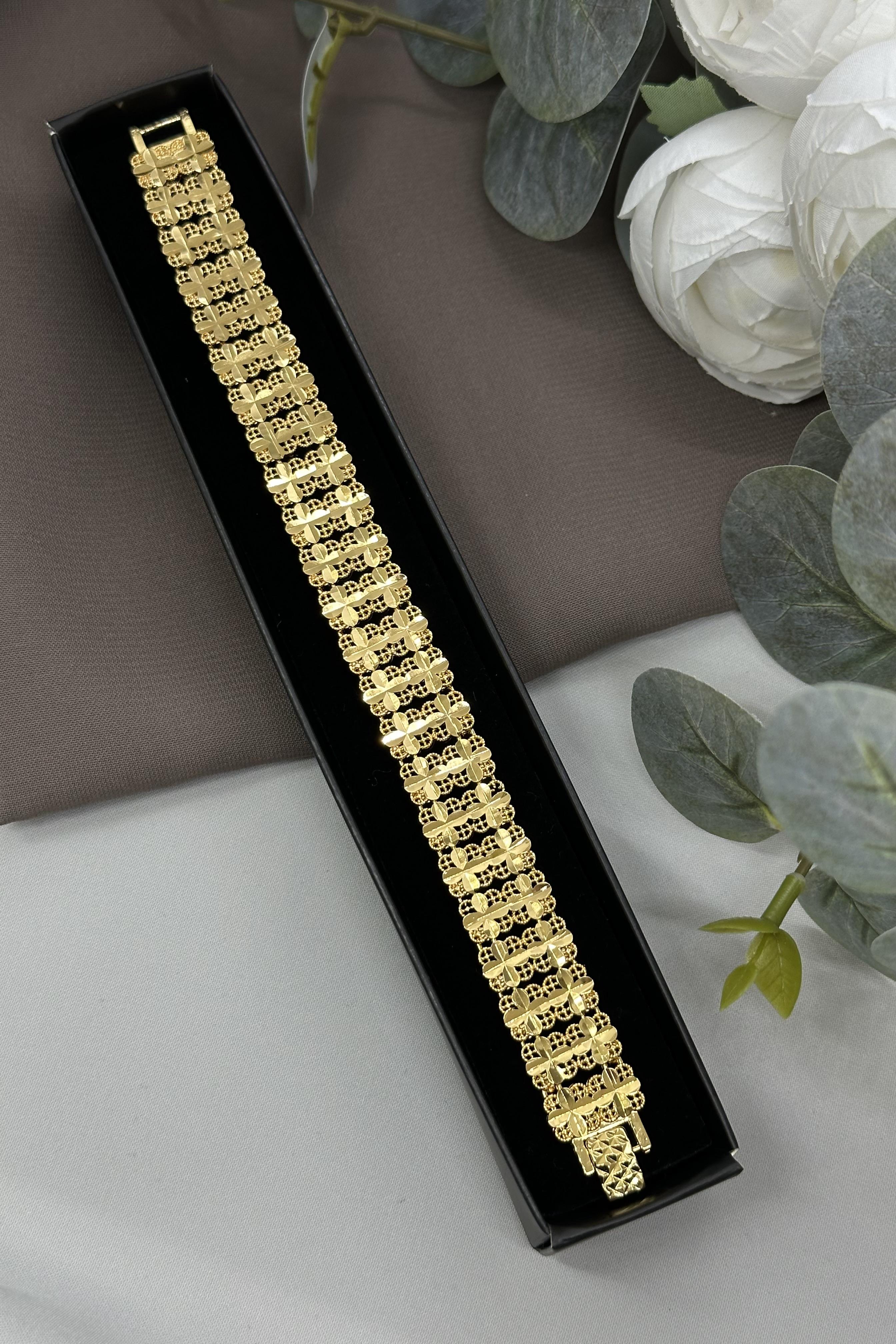 22 Ayar Altın Kaplama Yonca İşlemeli Bileklik