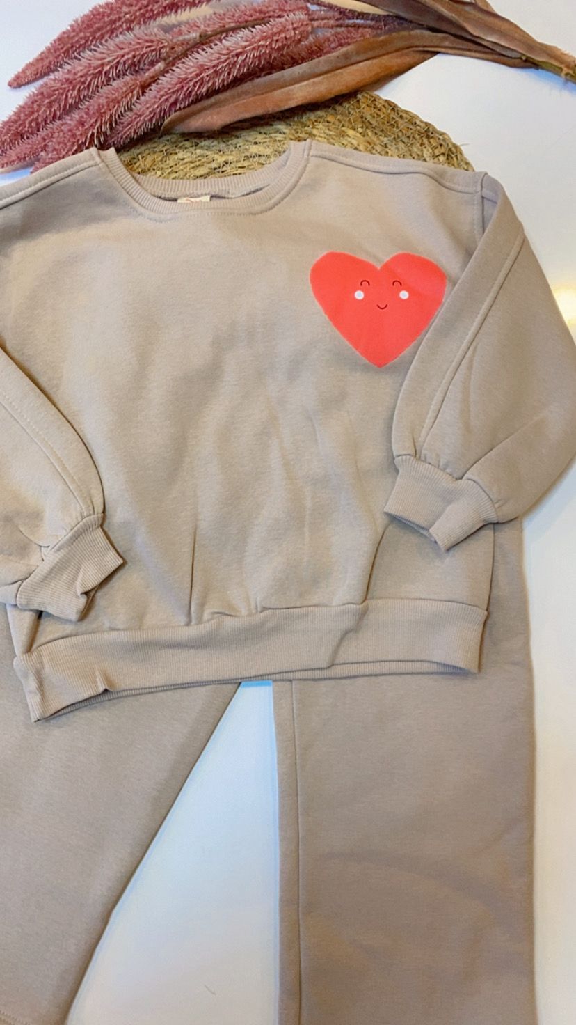 LOVE YOU Kalpli Baskılı 3 İp Şardonlu Çocuk Eşofman Takımı – Sweatshirt + Alt (2’li Set)