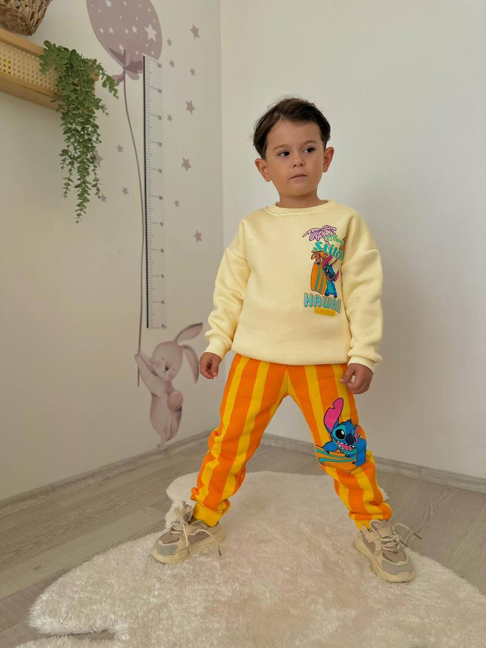 Stitch krem rengi eşofman takımı