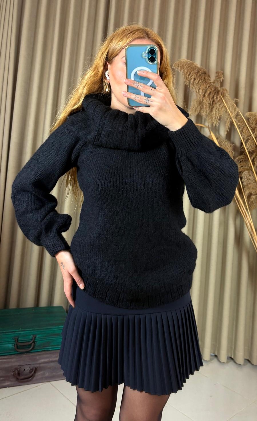 Balıkçı Yaka Balon Kol Fitilli Siyah Triko Kazak – Şık ve Modern Stil