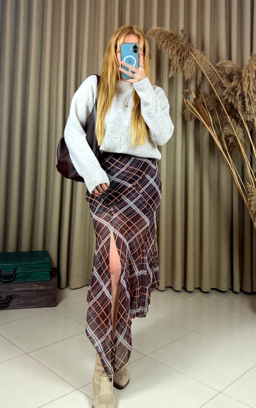 Asimetrik Kesim Yırtmaçlı Şifon Etek