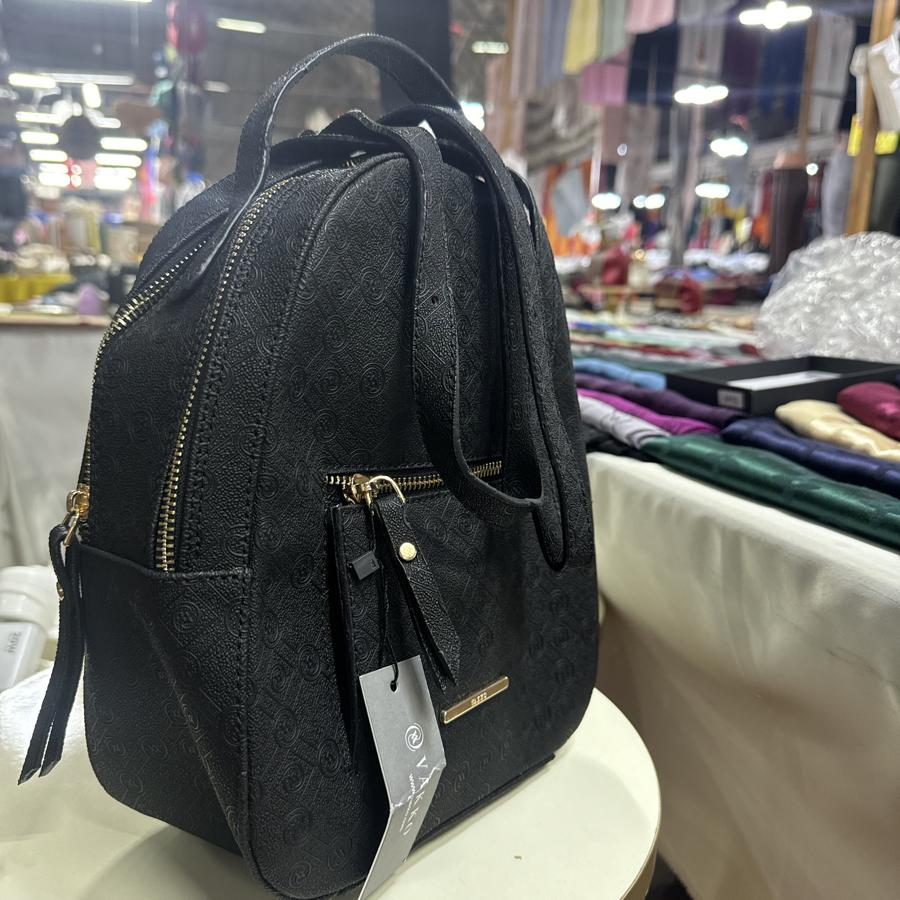 Vakko Siyah Deri sırt çantası