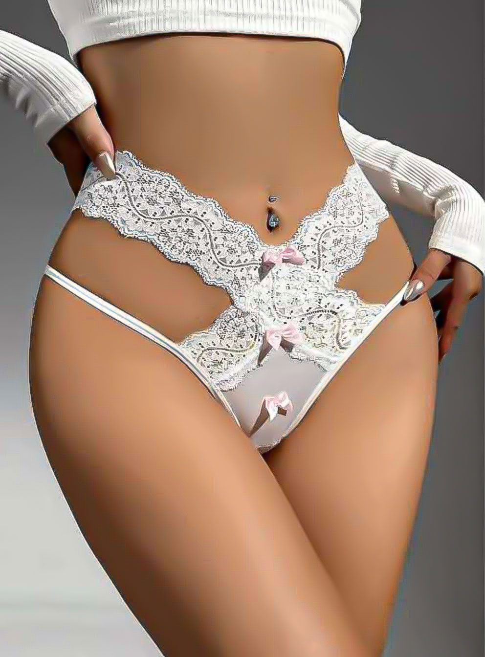 Romantik ve Baştan Çıkarıcı: Fiyonk Detaylı Beyaz Dantelli Strappy Fantazi Külot -Pasione 267