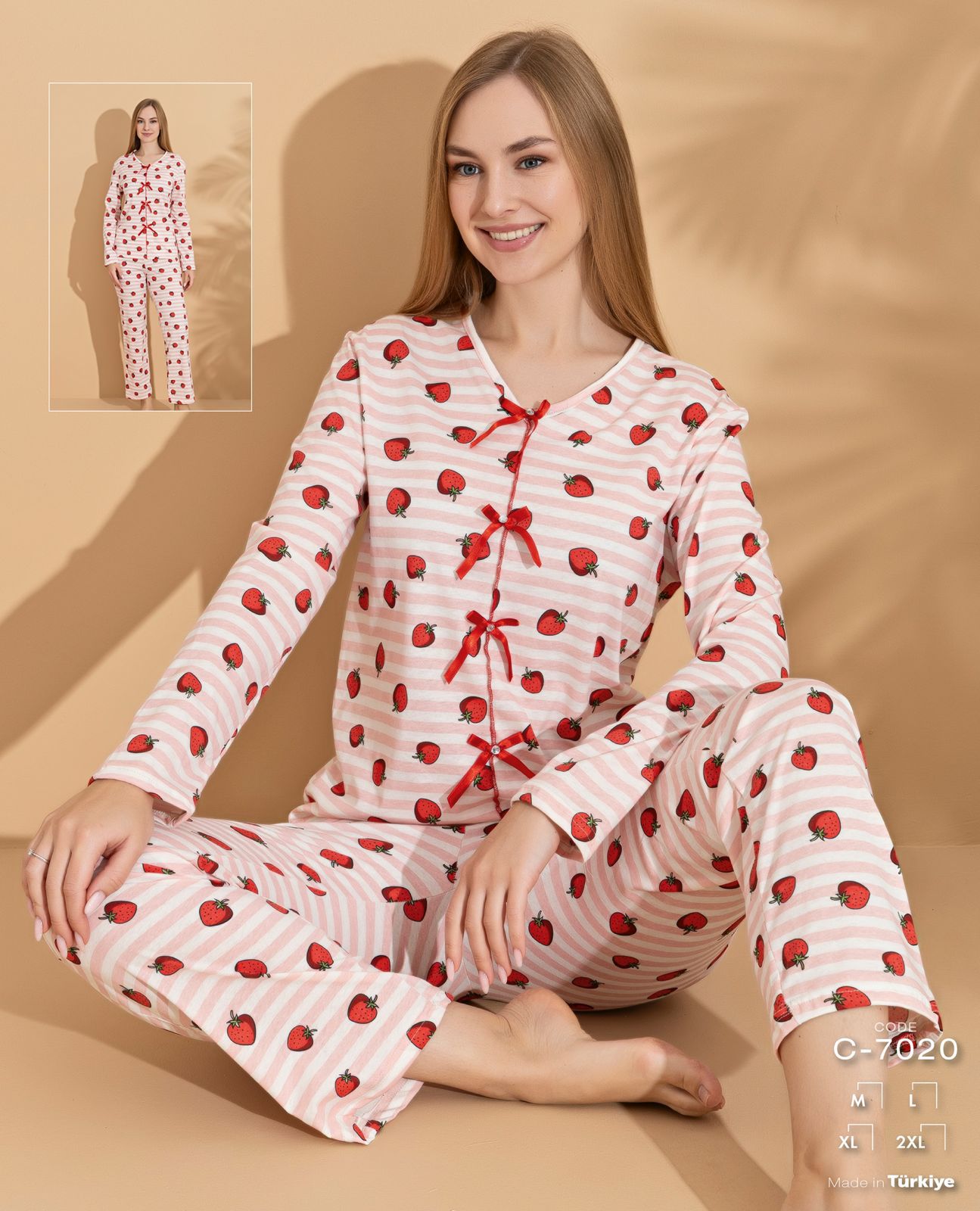 Çilek Desenli Fiyonk Detaylı Pijama Takımı 7020