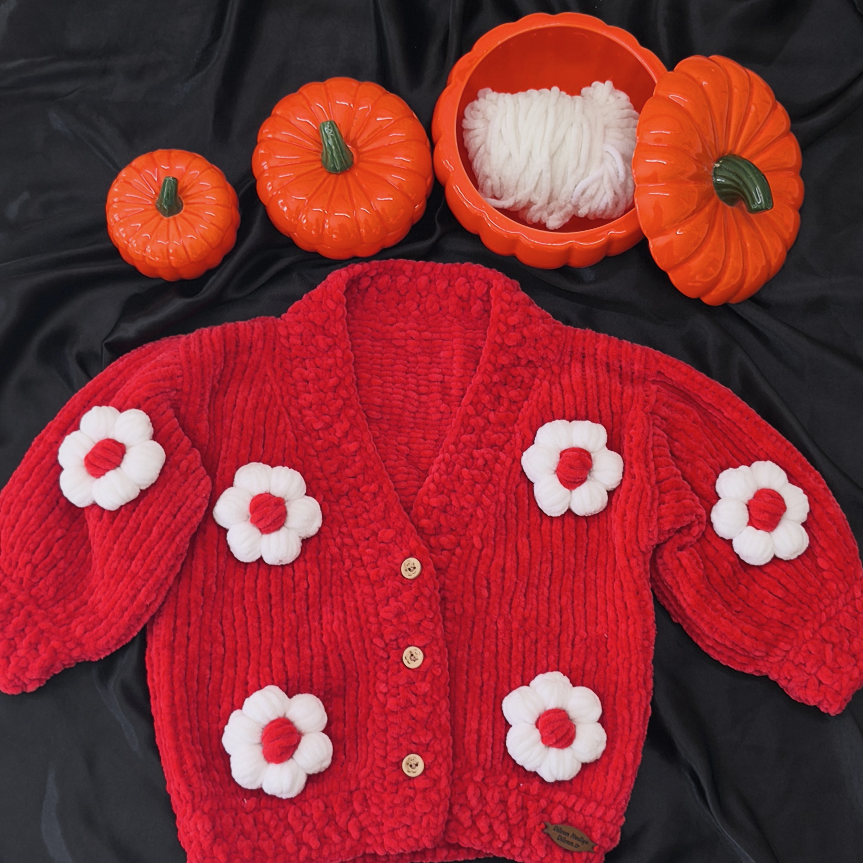 Papatya Desenli El Örgüsü Kırmızı Hırka | 1-3 Yaş