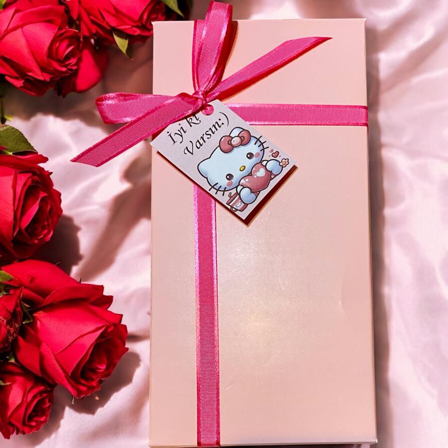 Hello Kitty Sevgiliye Hediye Seti Çorap Ve Mum