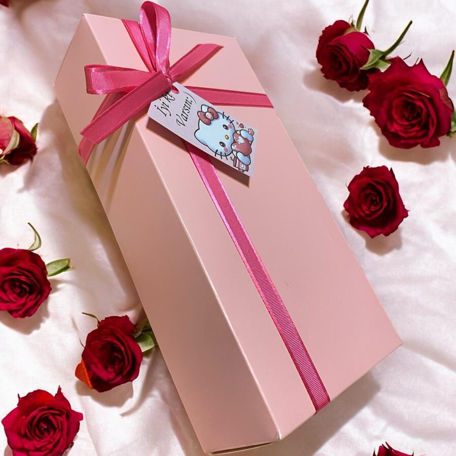 Hello Kitty Sevgiliye Hediye Seti Çorap Ve Mum