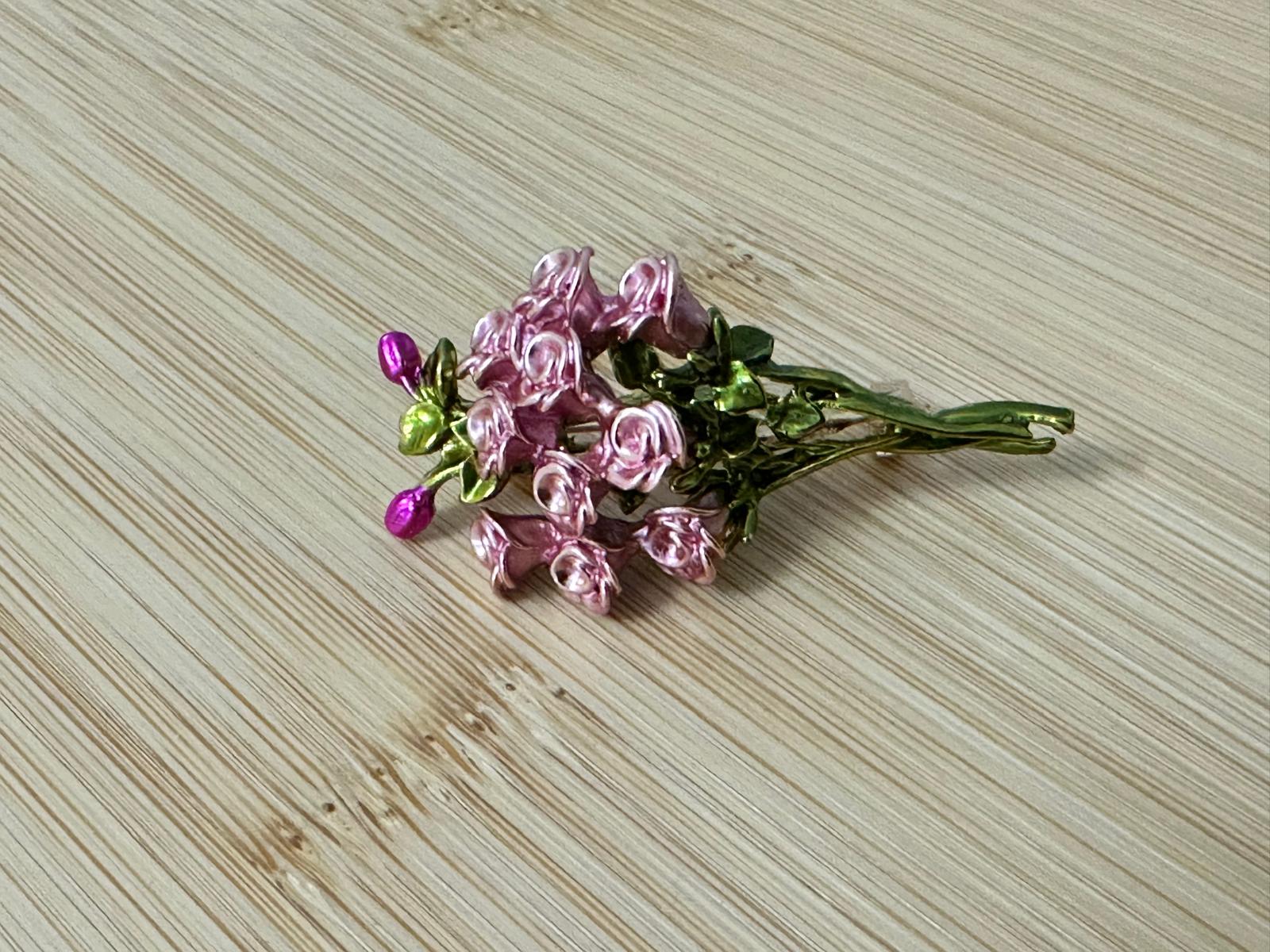 Pembe Çiçek Buketi Broş