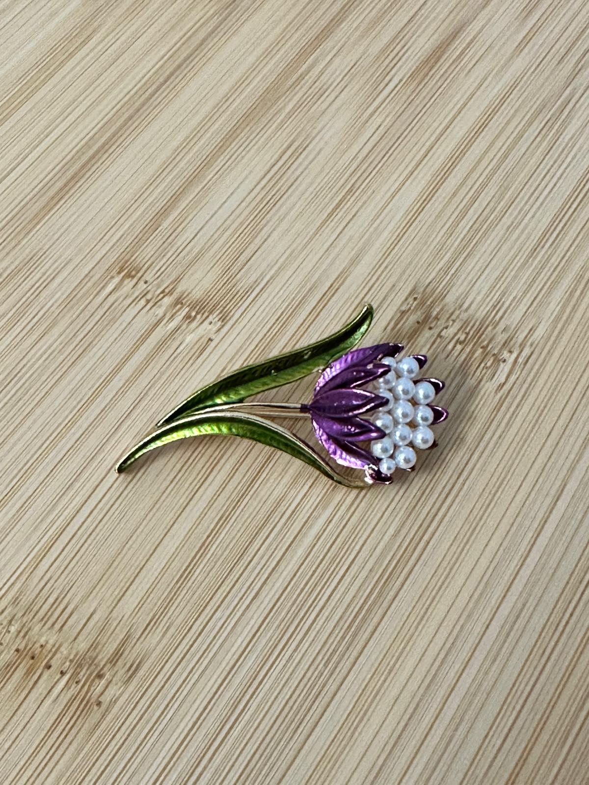 İnci Detay Lale Broş