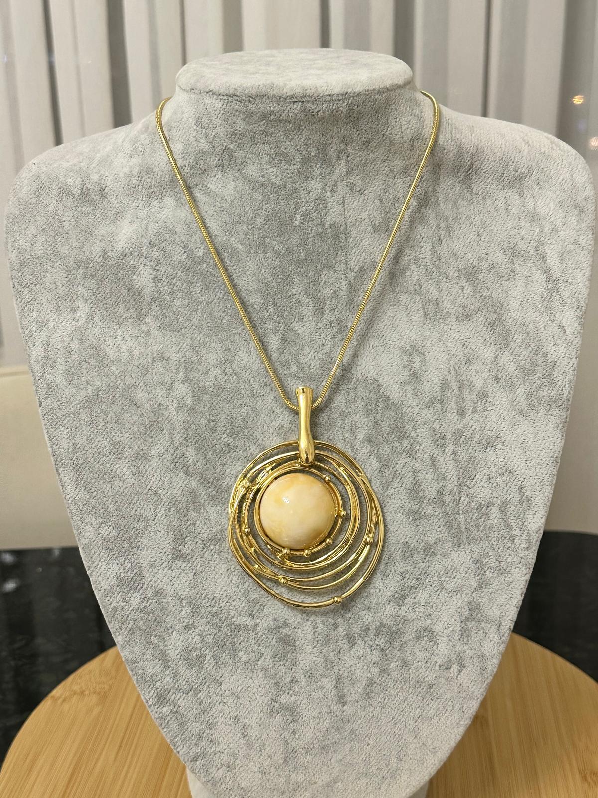 Gold Rengi Krem Detay Kolye