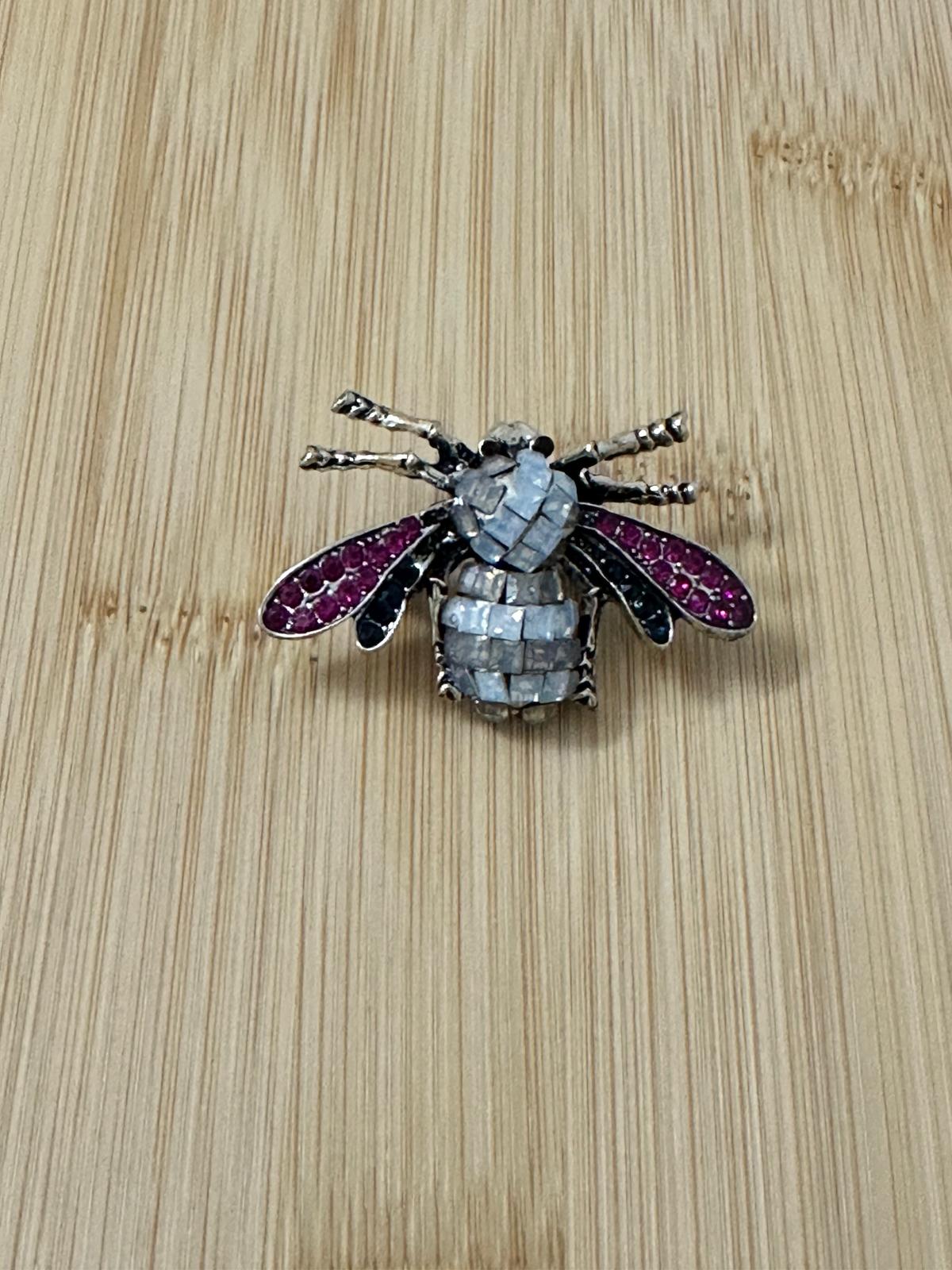 Taş Detay Arı Broş