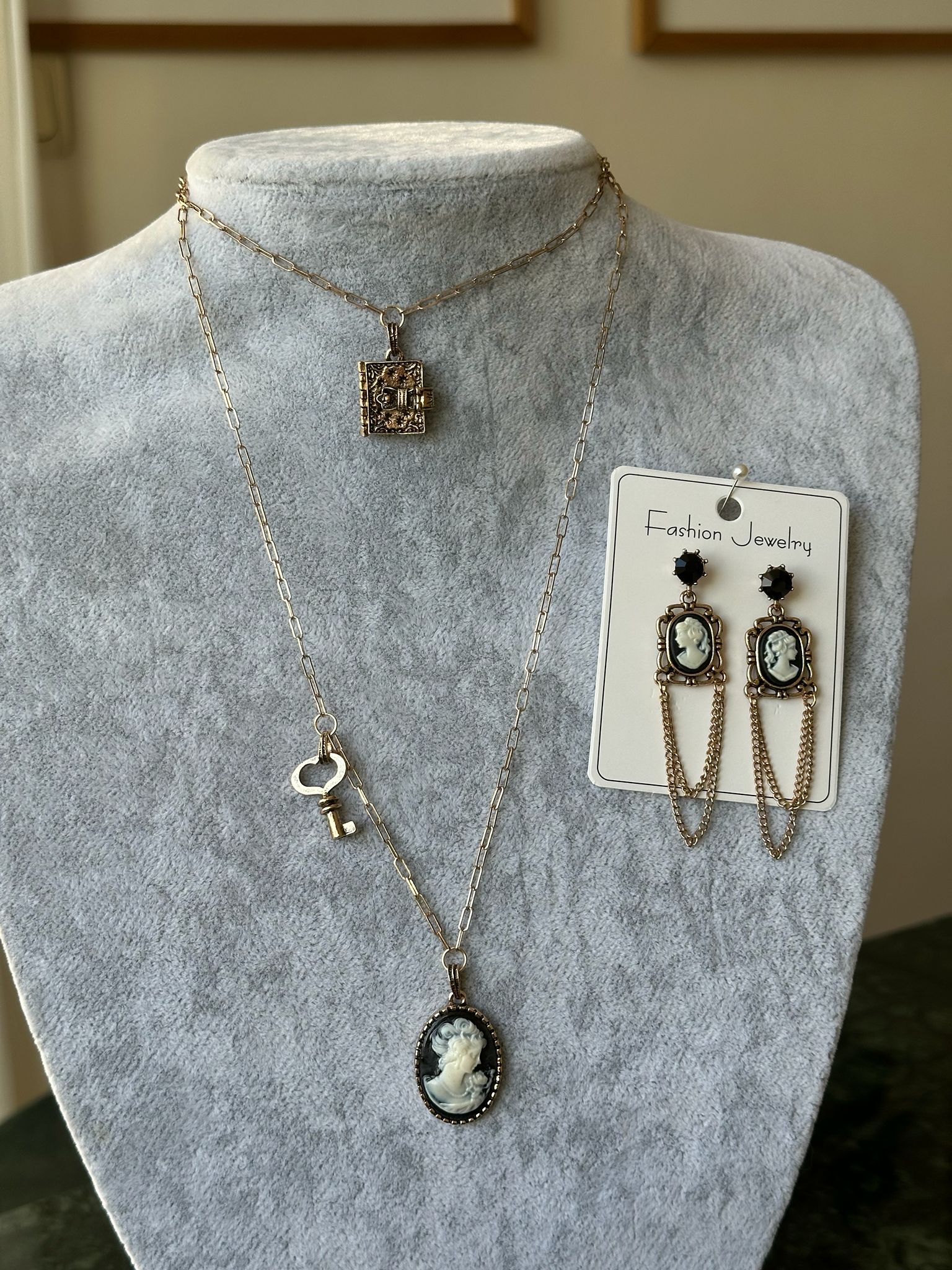 Anahtar Ve Kitap Detay Uzun Kolye