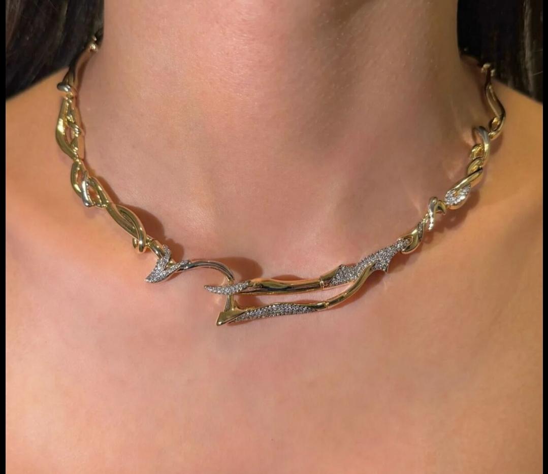 Alev Yaprak Taşlı Gold Kolye