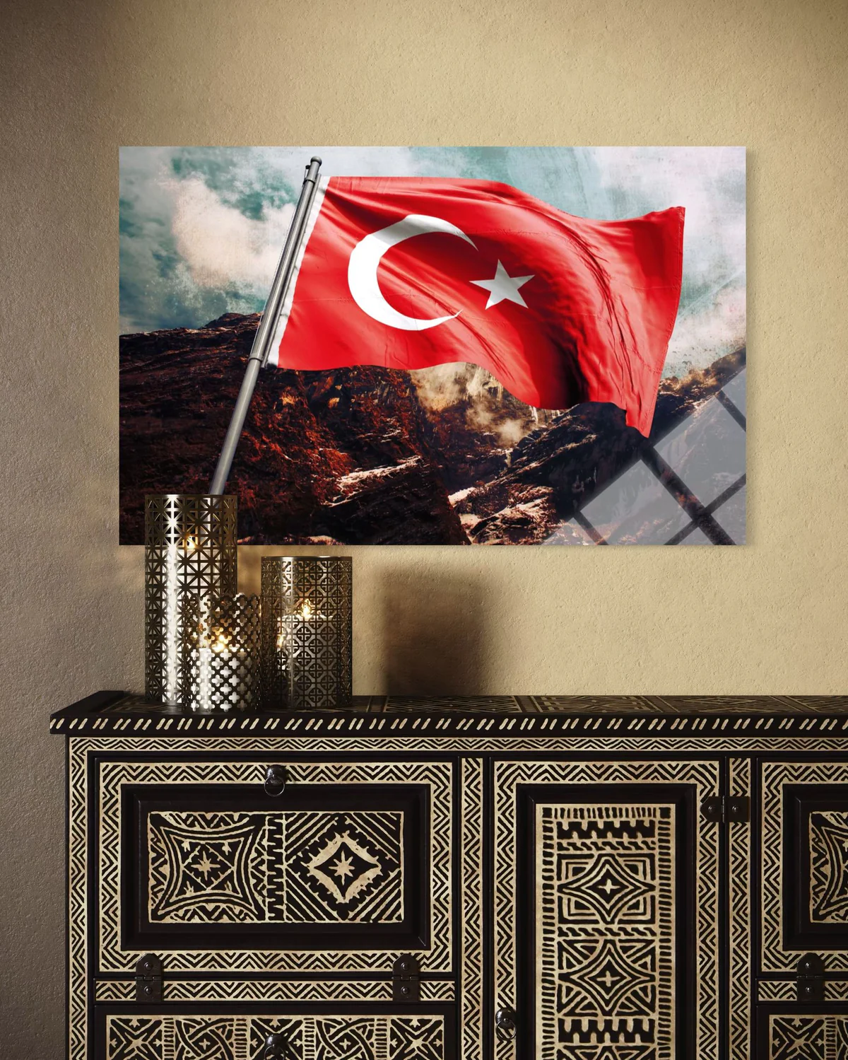 Bayraklı Cam Tablo