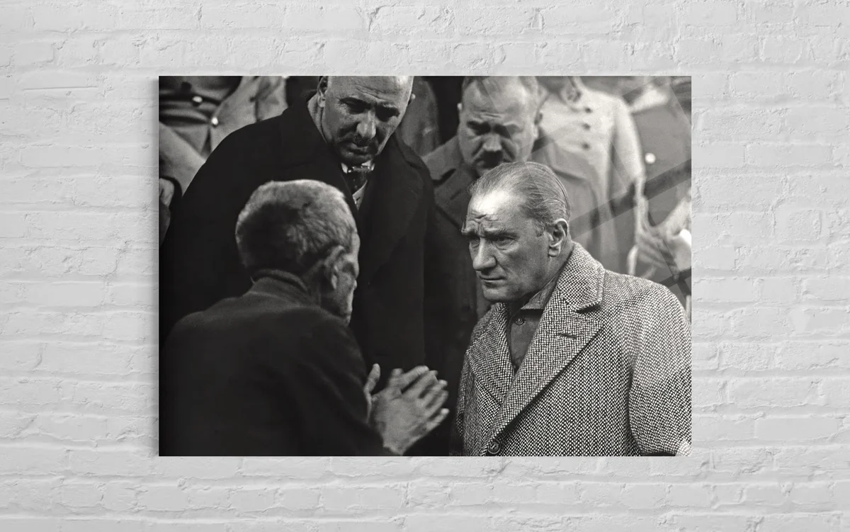 Atatürk Cam Tablo