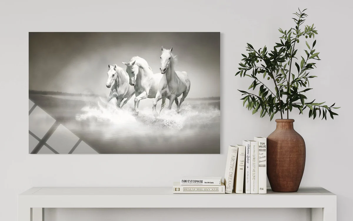 Üçlü Beyaz Koşan Atlar Cam Tablo