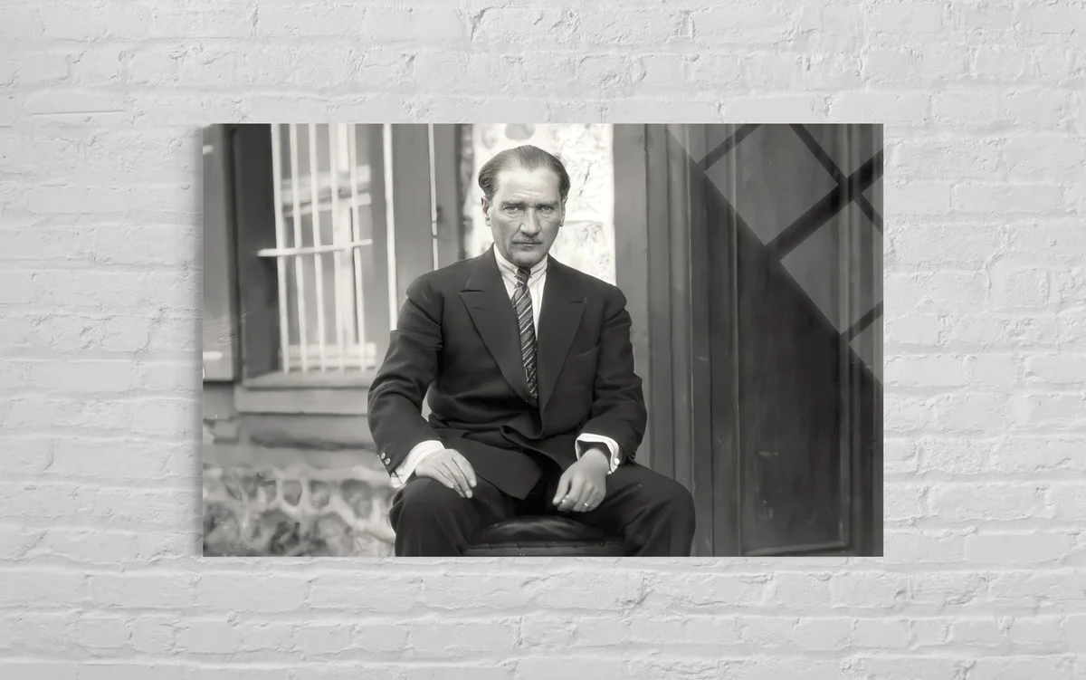 Atatürk Cam Tablo