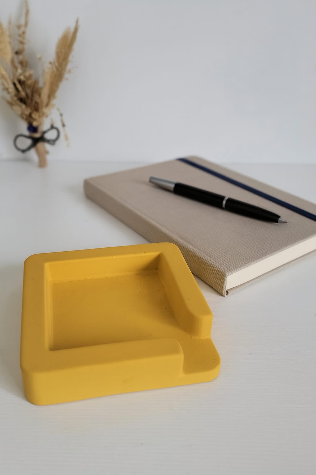 Sarı Beton Bloknotluk – Masaüstü Ofis Aksesuarı