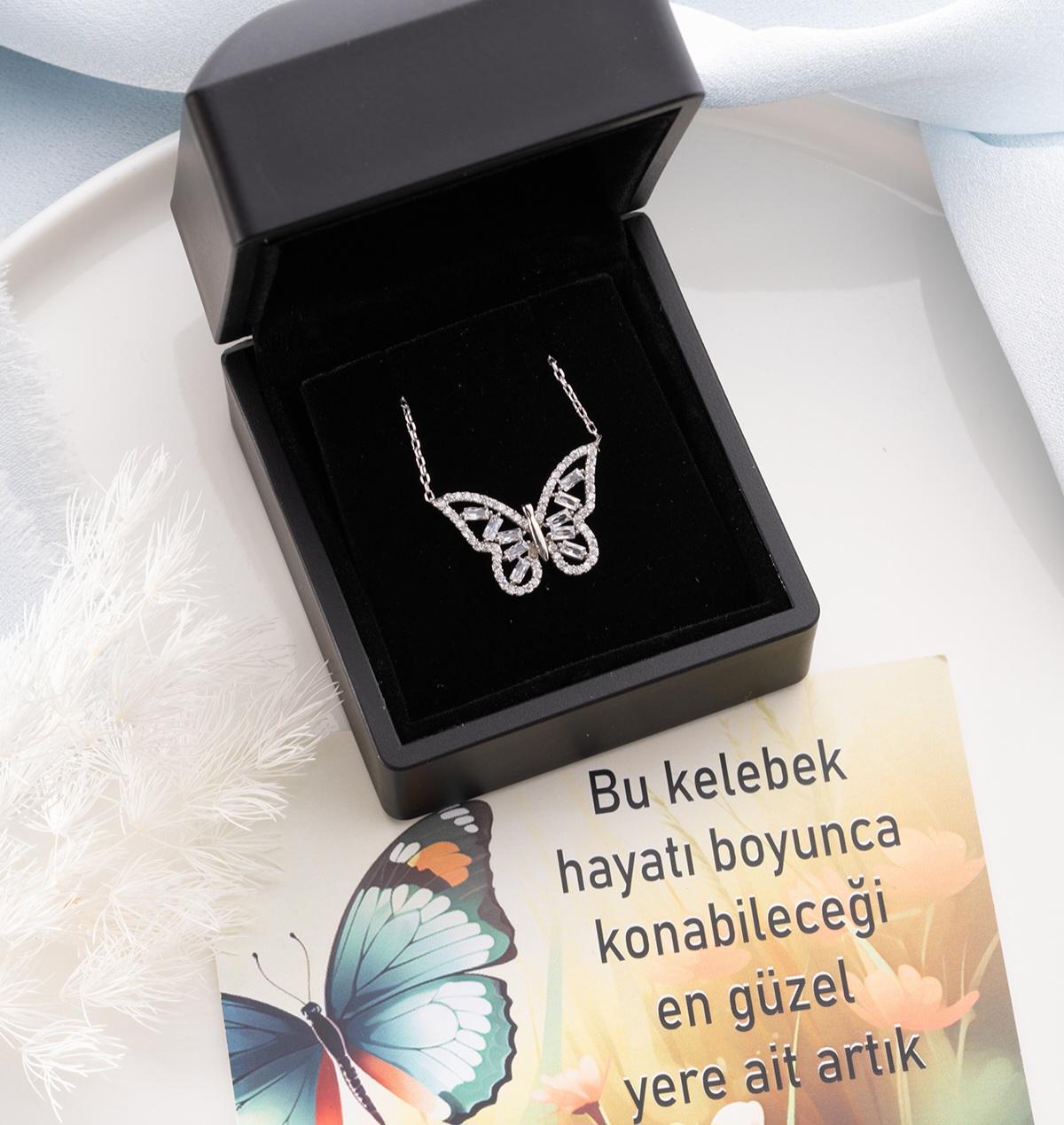 925 Ayar Gümüs Baget Taşlı Kelebek Kolye