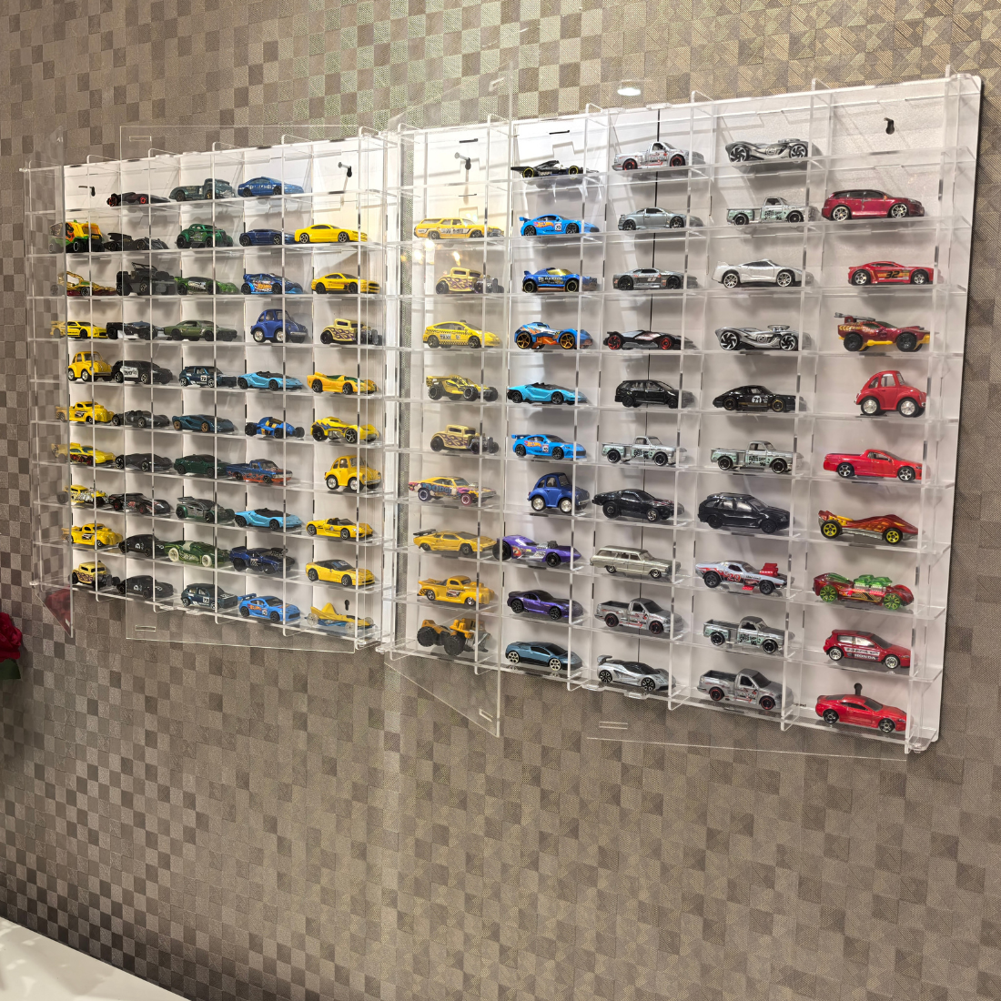 Pleksi Kapaklı 1:64 Metal Arabalarla Uyumlu,Akrilik Oyuncak 100 araçlık Pleksi Araba Vitrini, Rafı Beyaz-Şeffaf