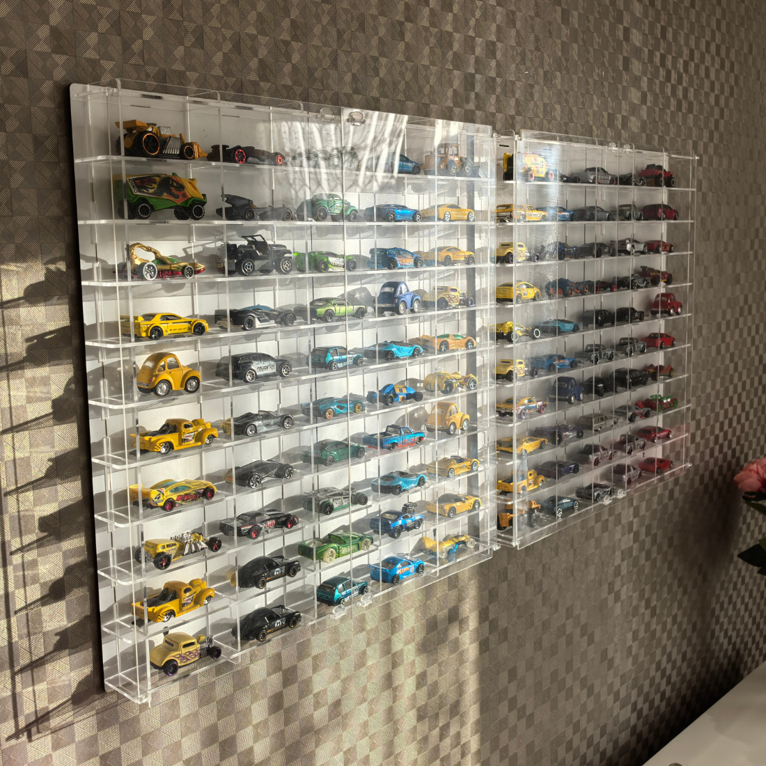 Pleksi Kapaklı 1:64 Metal Arabalarla Uyumlu,Akrilik Oyuncak 100 araçlık Pleksi Araba Vitrini, Rafı Beyaz-Şeffaf