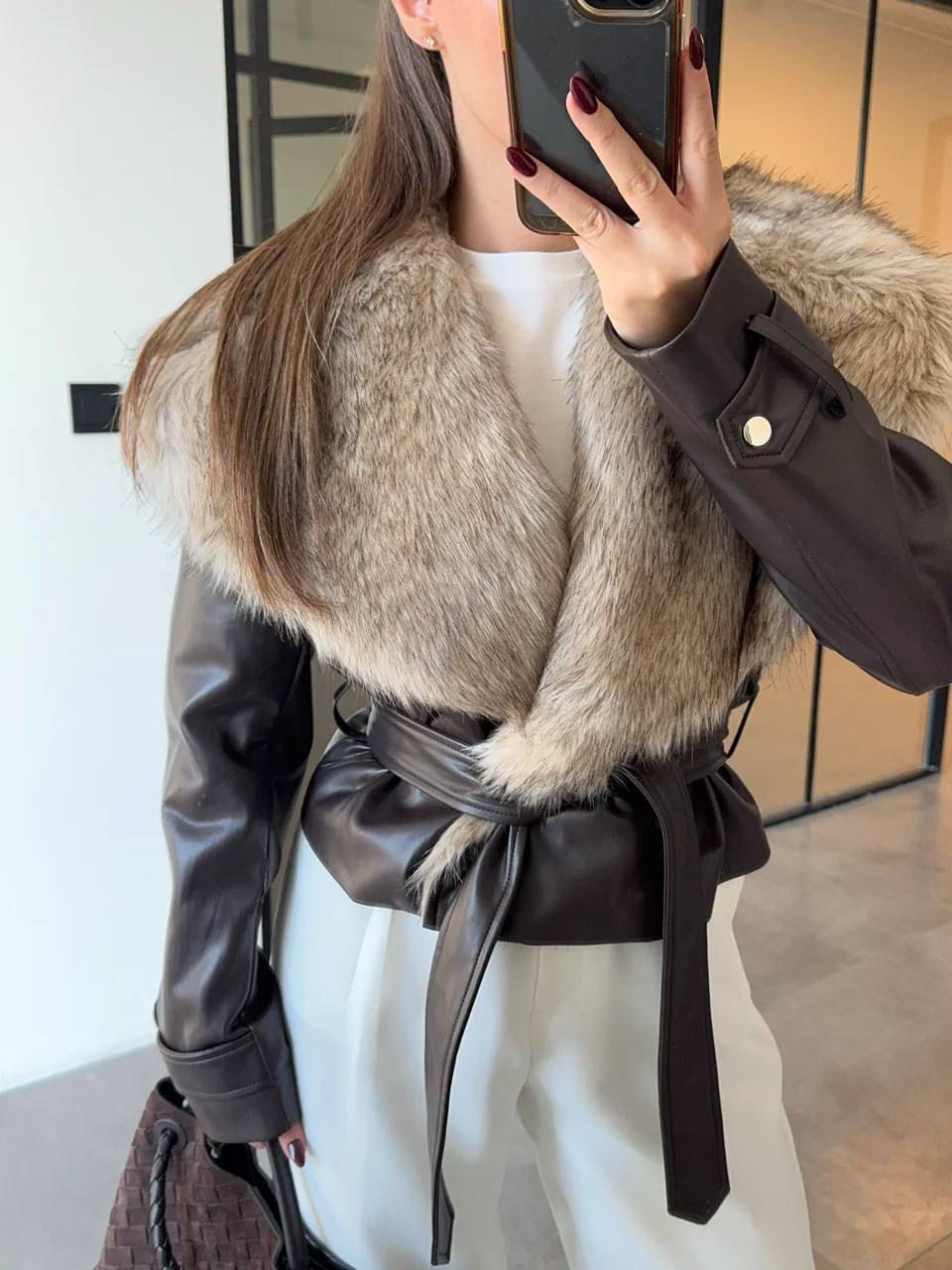 Yakası Kürk detaylı Suni deri ceket